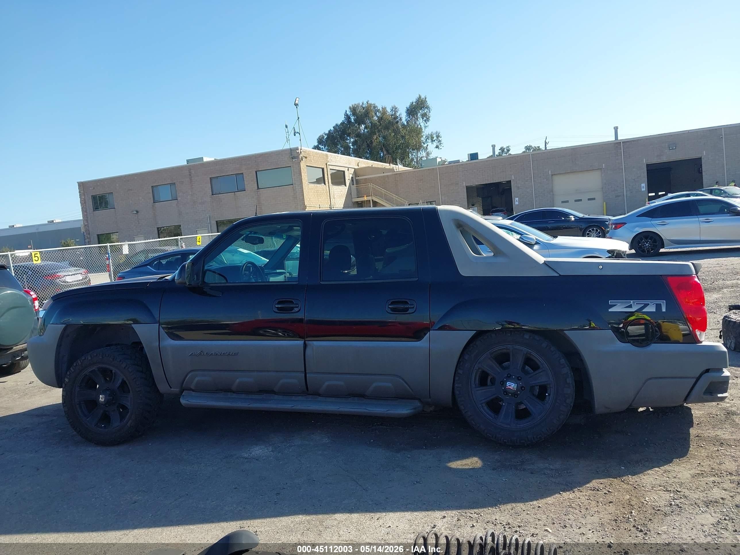 2002 Chevrolet Avalanche 1500   Black vin: 3GNEK13T52G186684
