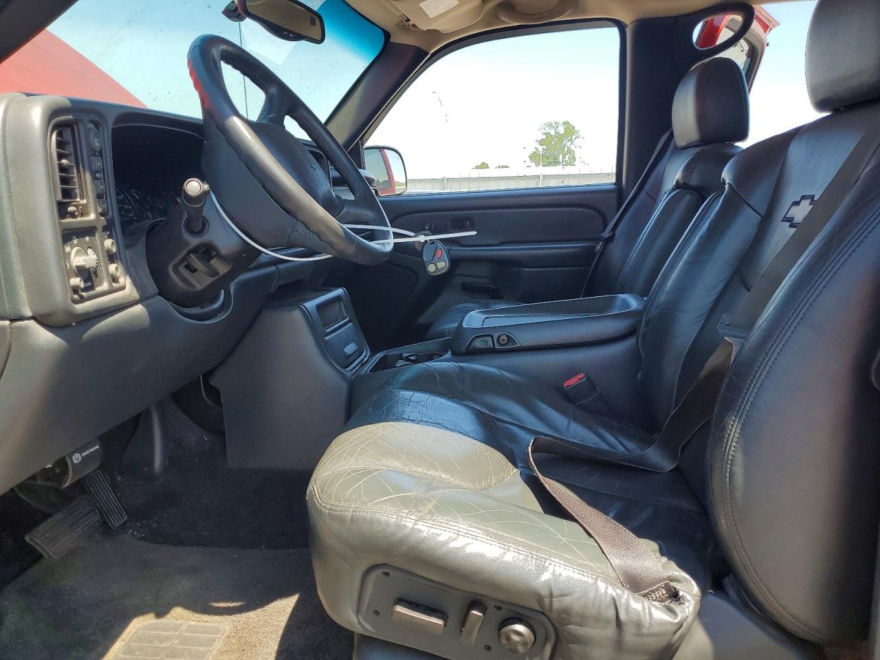 2002 Chevrolet Avalanche K1500 Red vin: 3GNEK13T52G199659