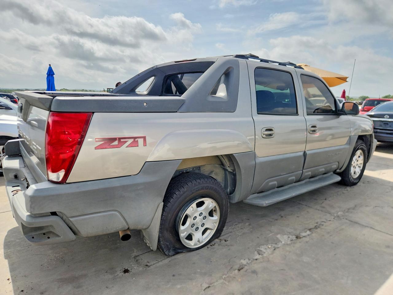 2002 Chevrolet Avalanche K1500 Tan vin: 3GNEK13T62G113131