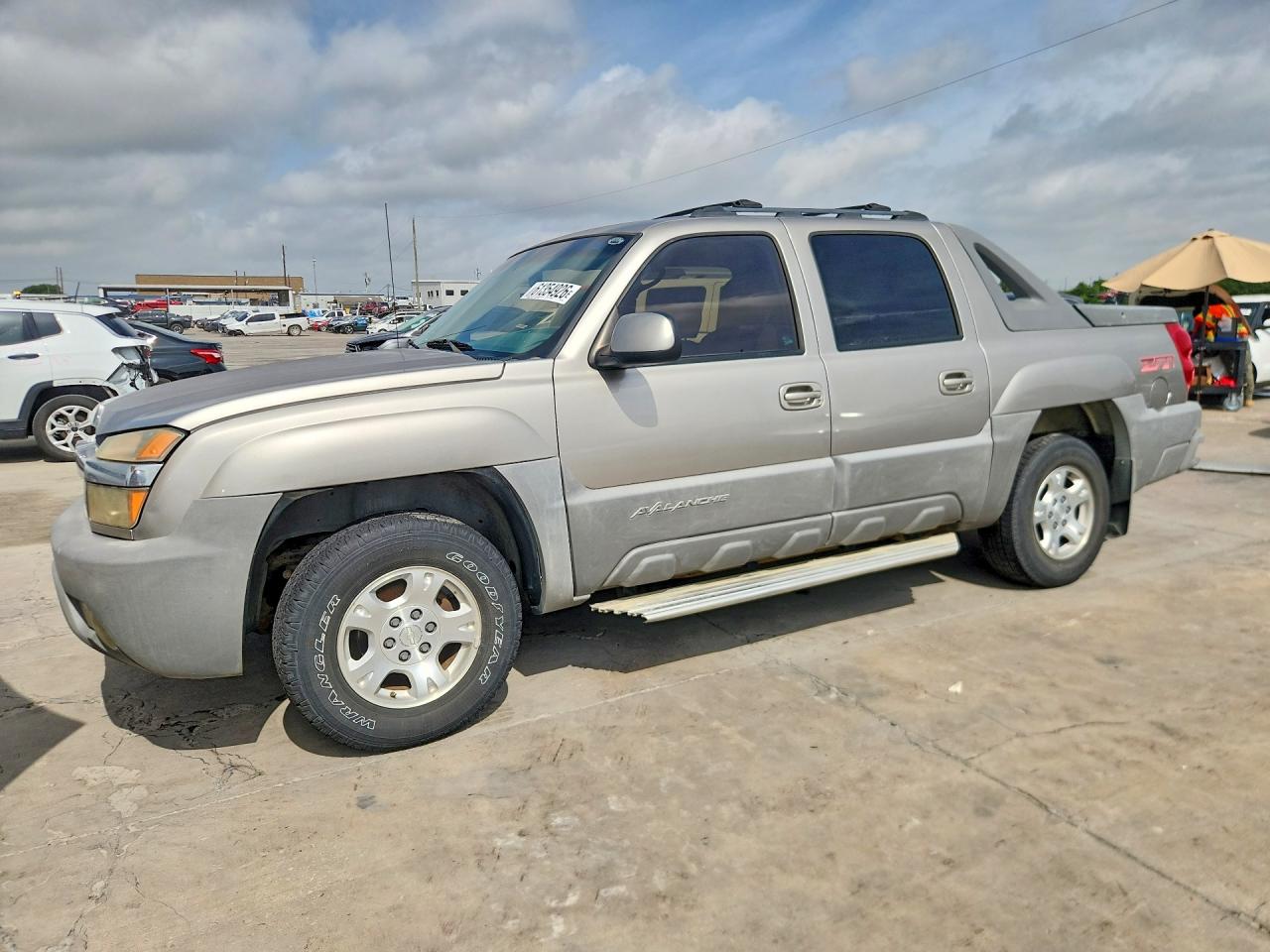 2002 Chevrolet Avalanche K1500 Tan vin: 3GNEK13T62G113131