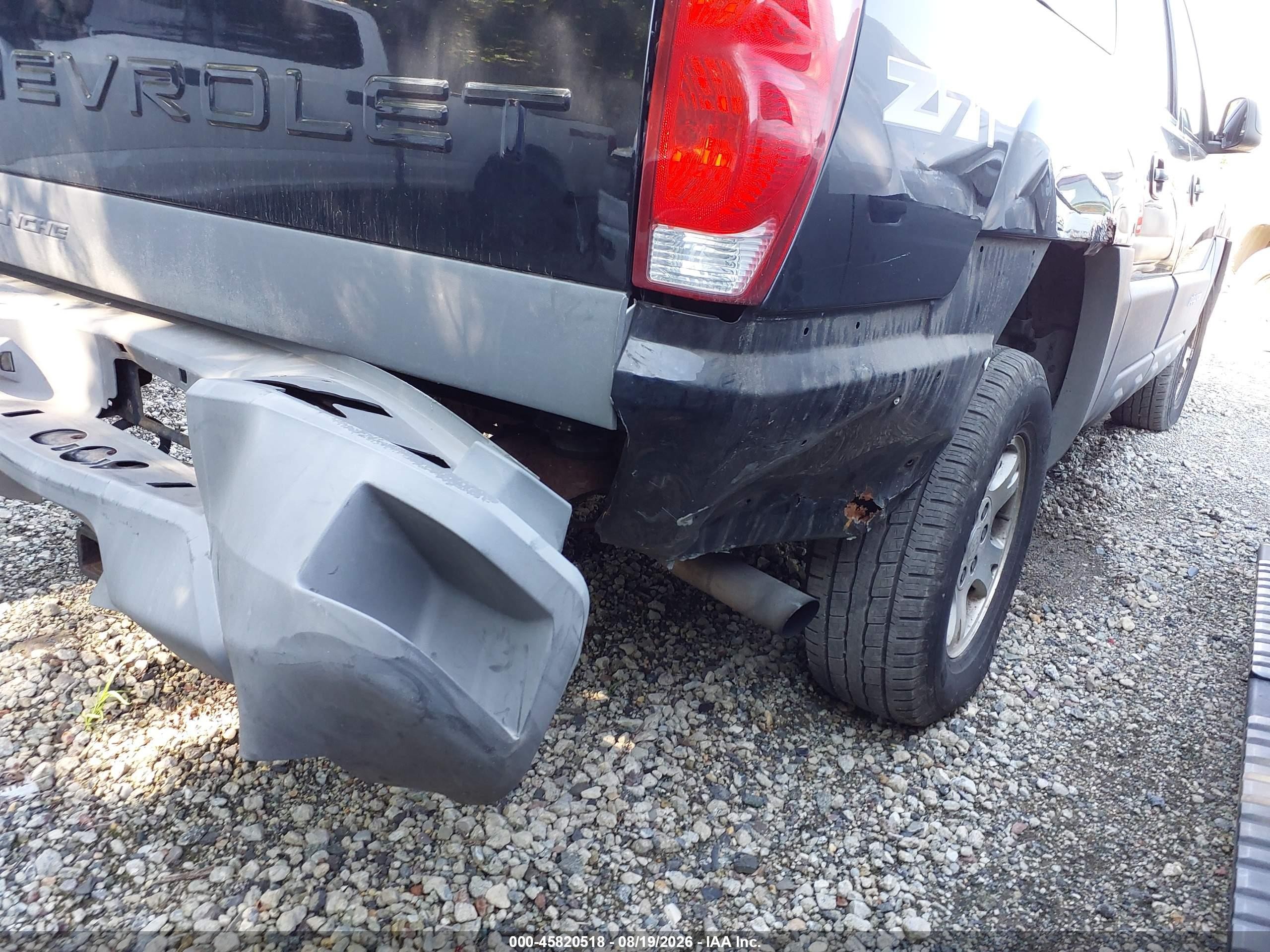 2002 Chevrolet Avalanche 1500   Black vin: 3GNEK13T62G136604