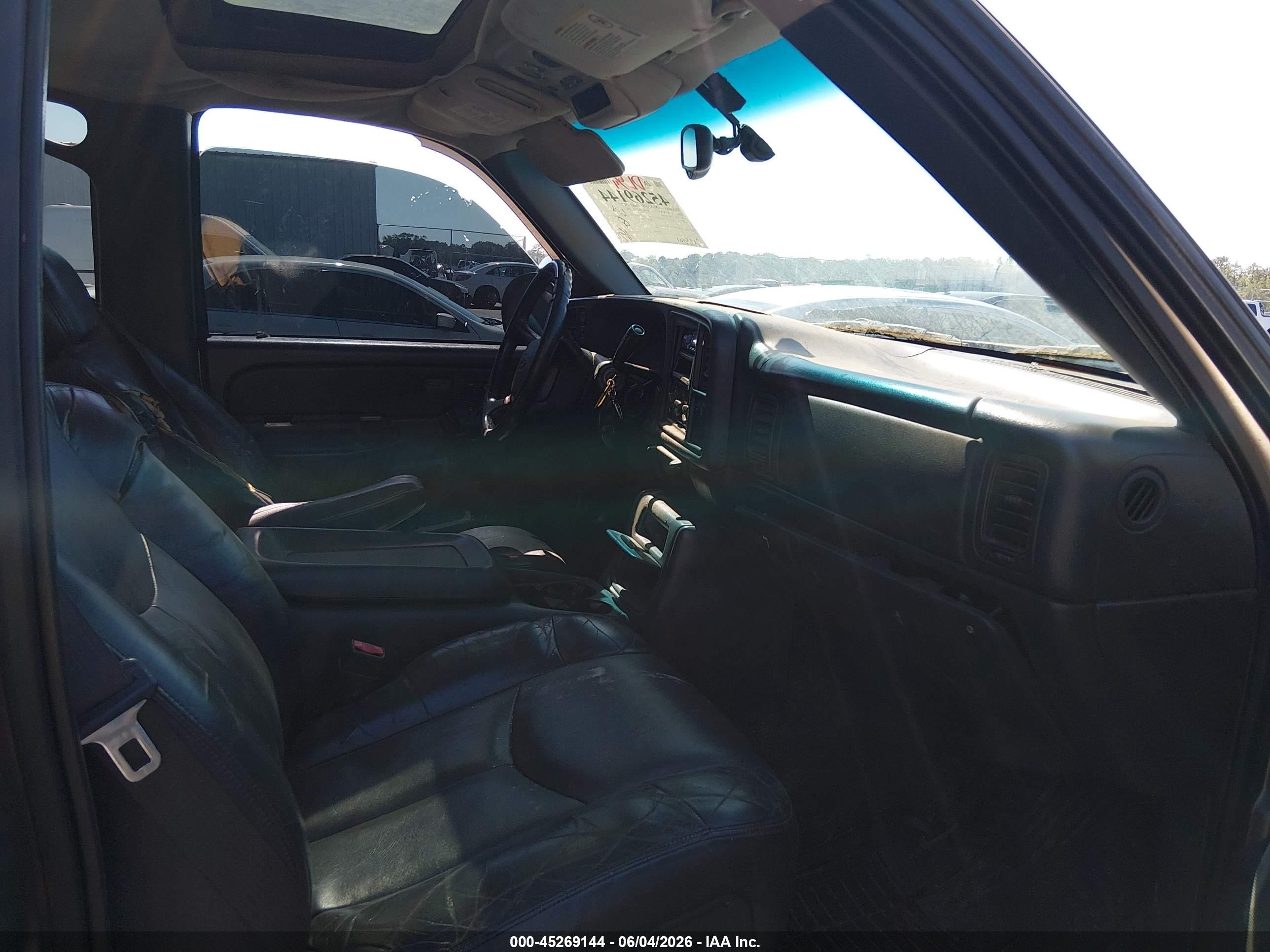 2002 Chevrolet Avalanche 1500   Beige vin: 3GNEK13T82G127631