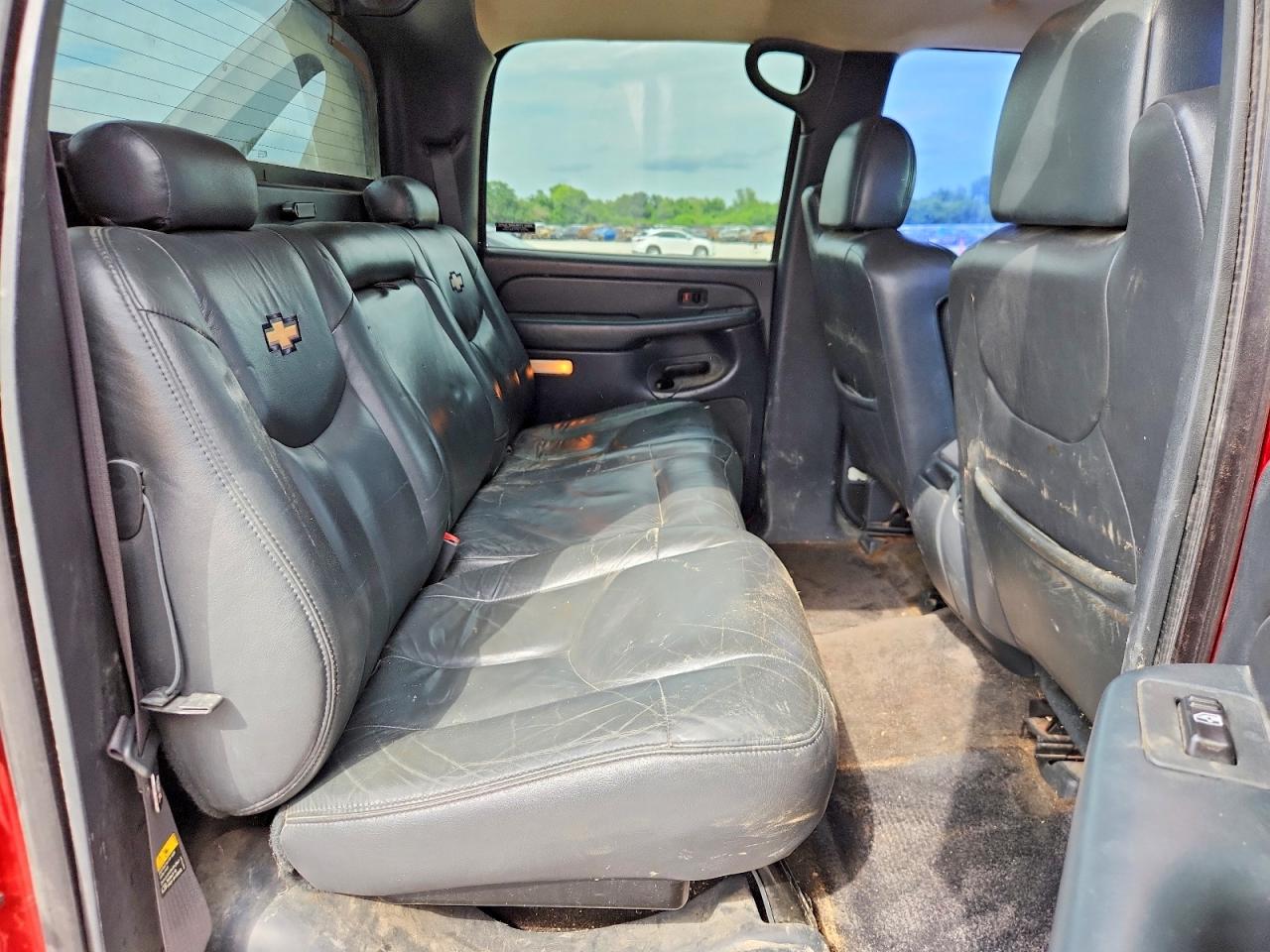2002 Chevrolet Avalanche K1500 Red vin: 3GNEK13T82G130058