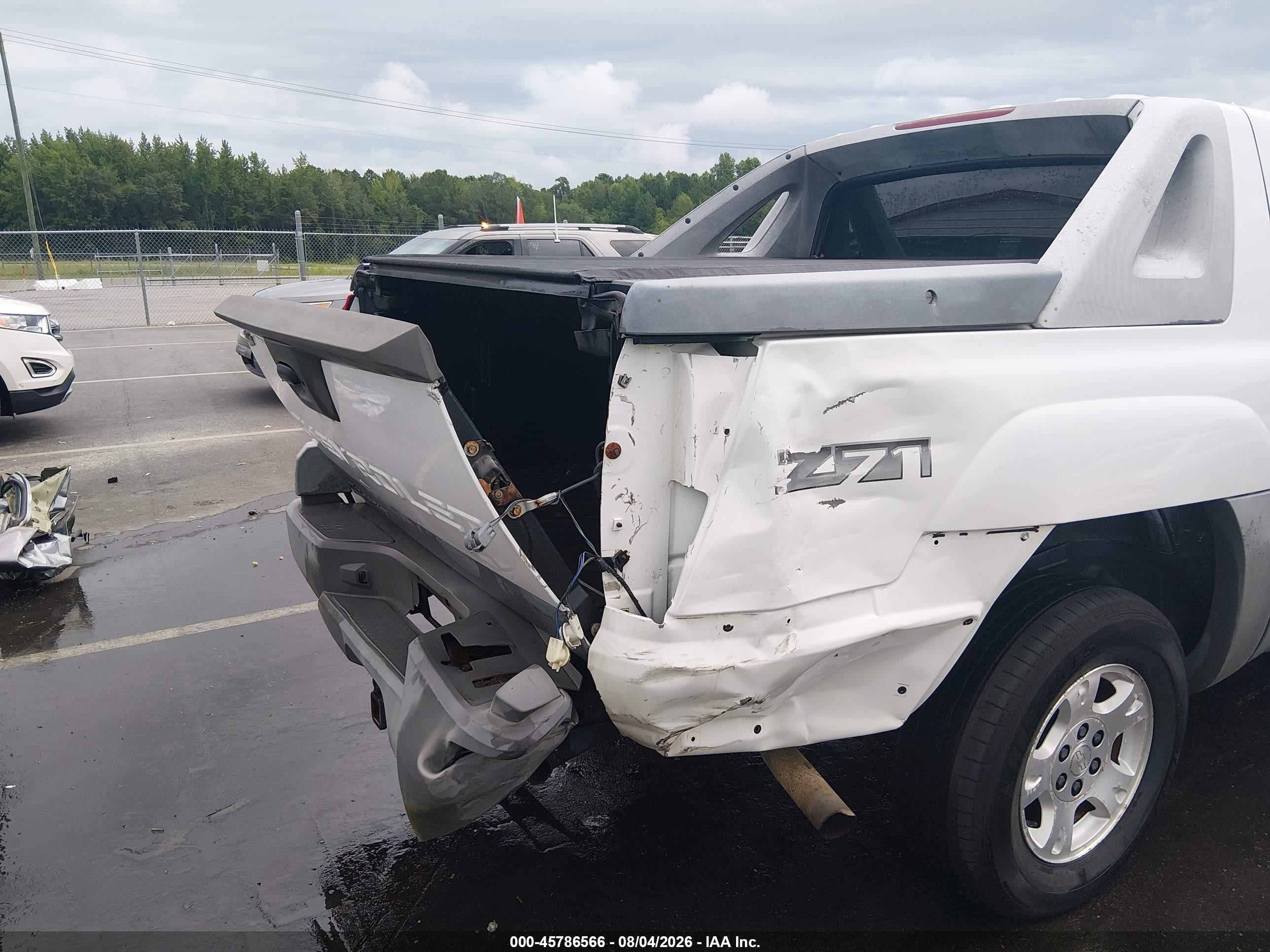 2002 Chevrolet Avalanche 1500   Белый vin: 3GNEK13T82G213392