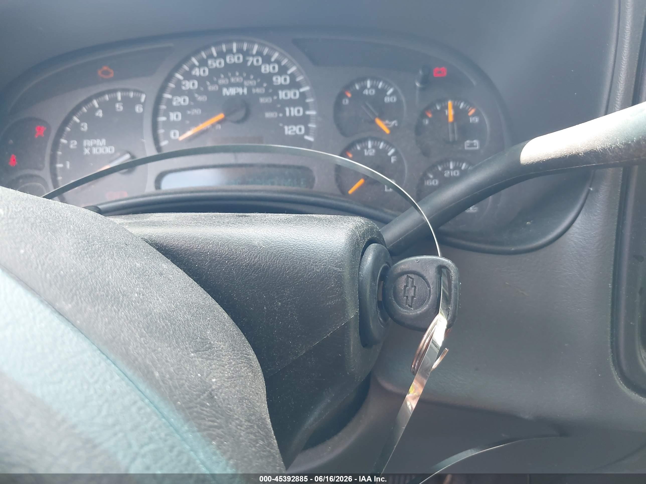 2003 Chevrolet Avalanche 1500   Gray vin: 3GNEK13T83G205049