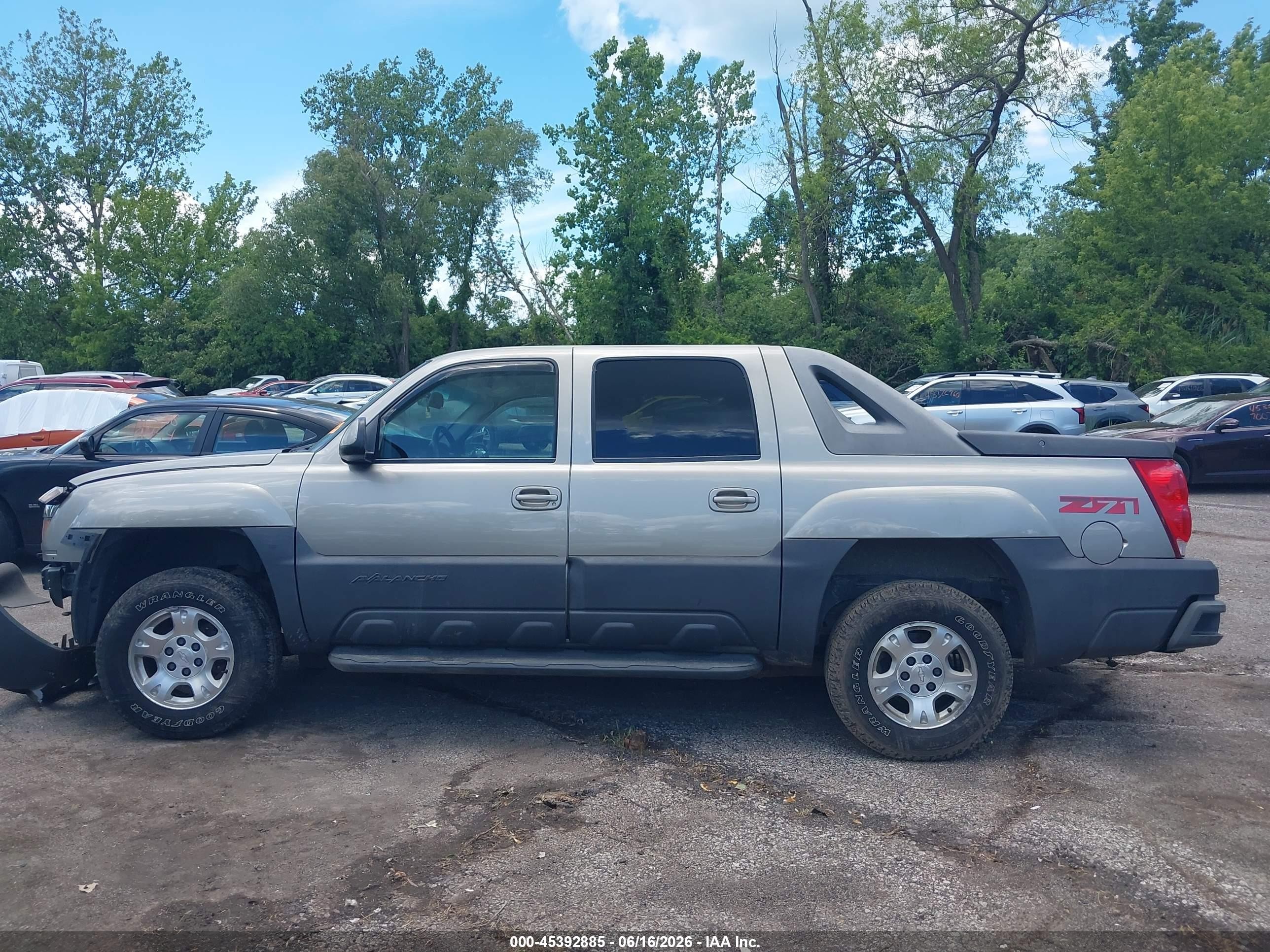 2003 Chevrolet Avalanche 1500   Gray vin: 3GNEK13T83G205049