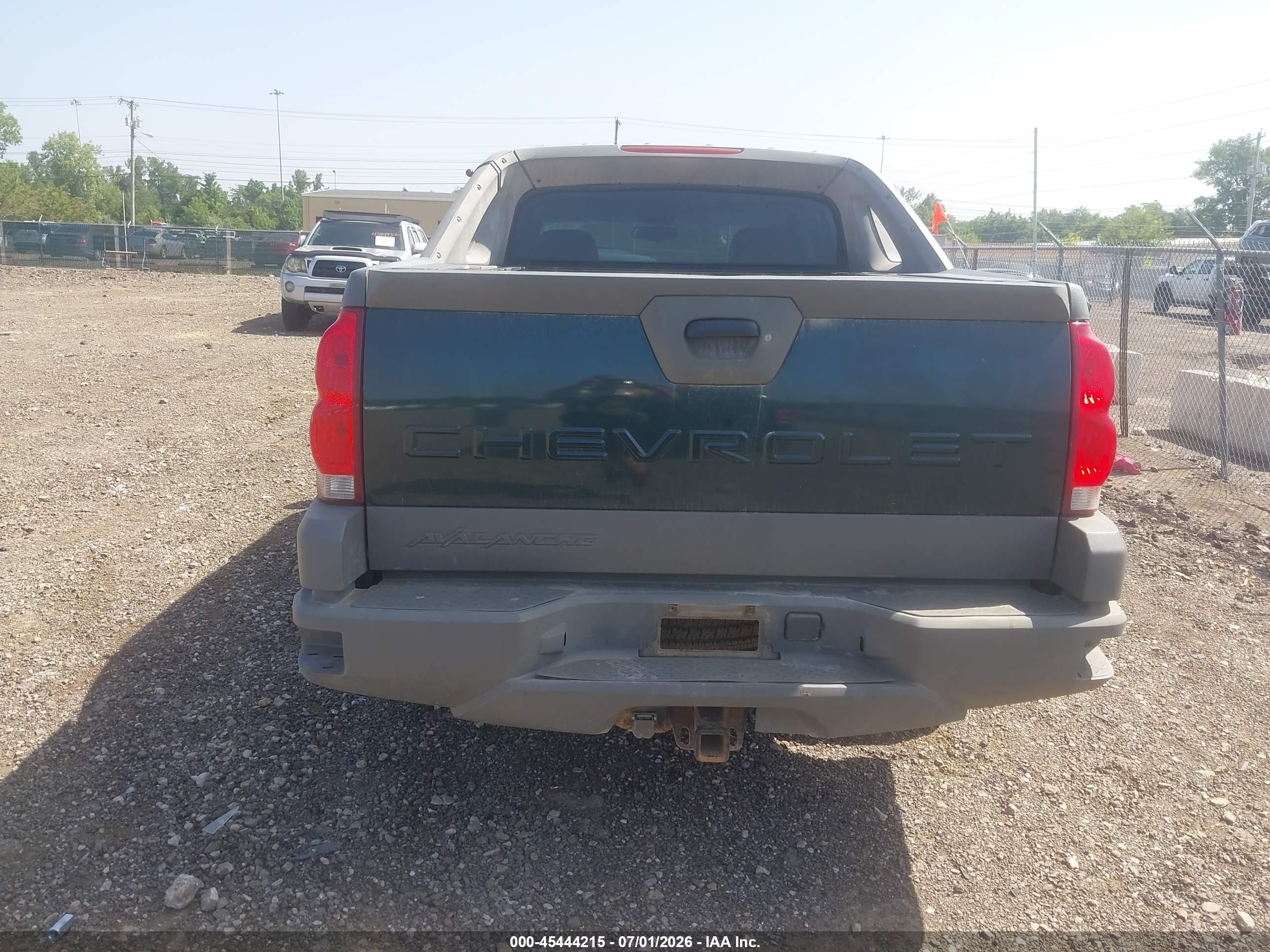 2002 Chevrolet Avalanche 1500   Green vin: 3GNEK13T92G112071