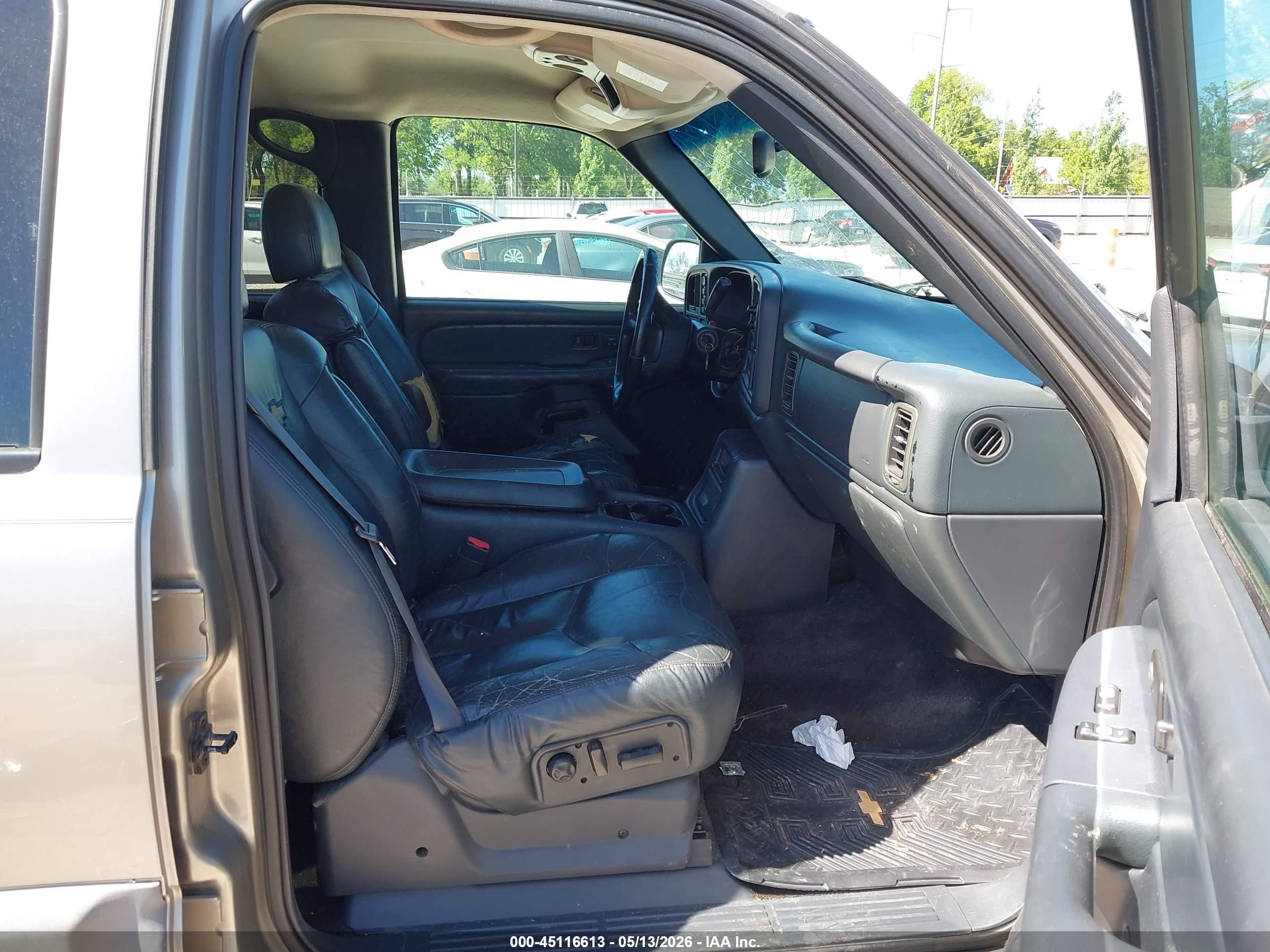 2002 Chevrolet Avalanche 1500   Gold vin: 3GNEK13T92G288053