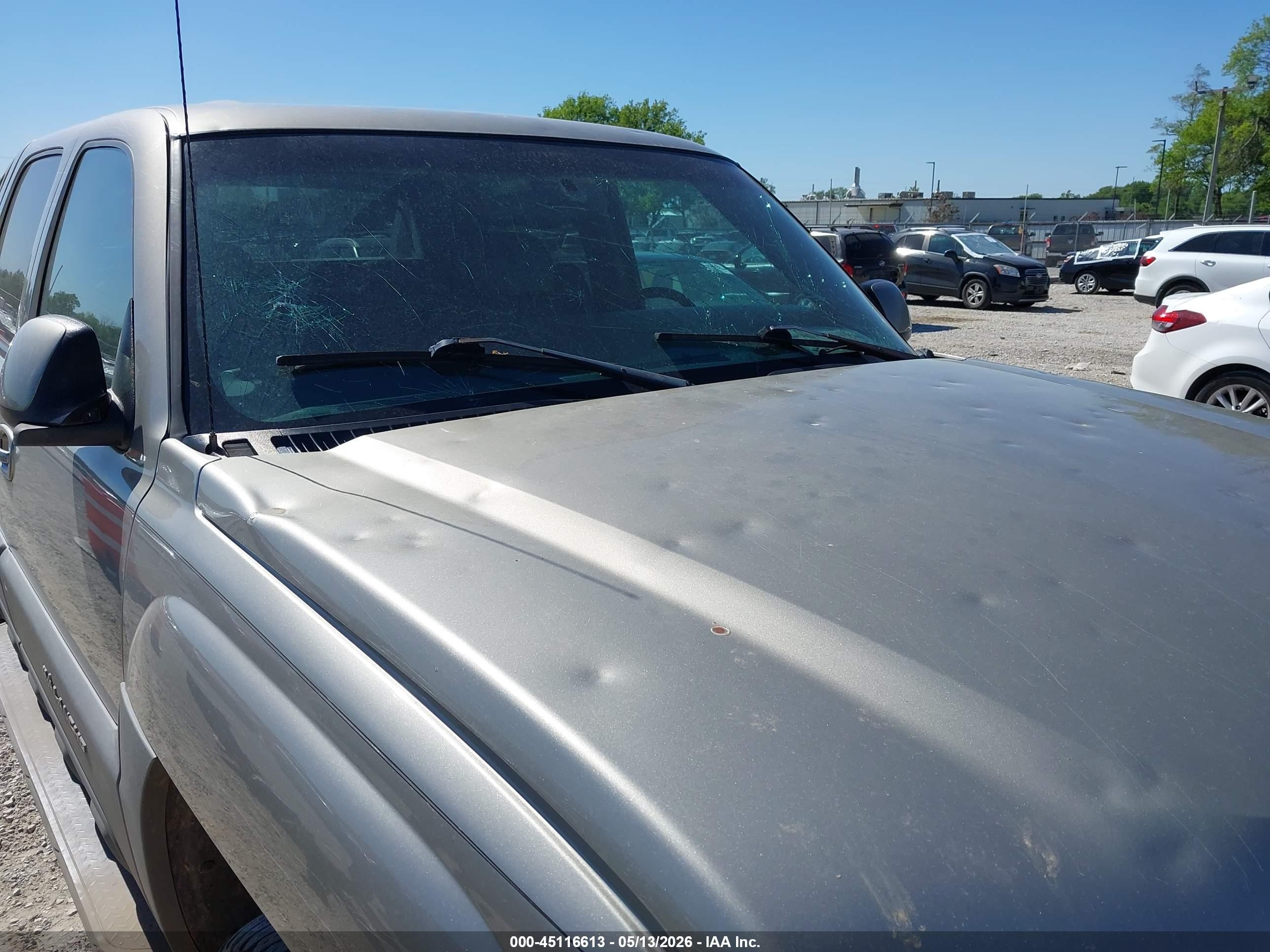 2002 Chevrolet Avalanche 1500   Gold vin: 3GNEK13T92G288053