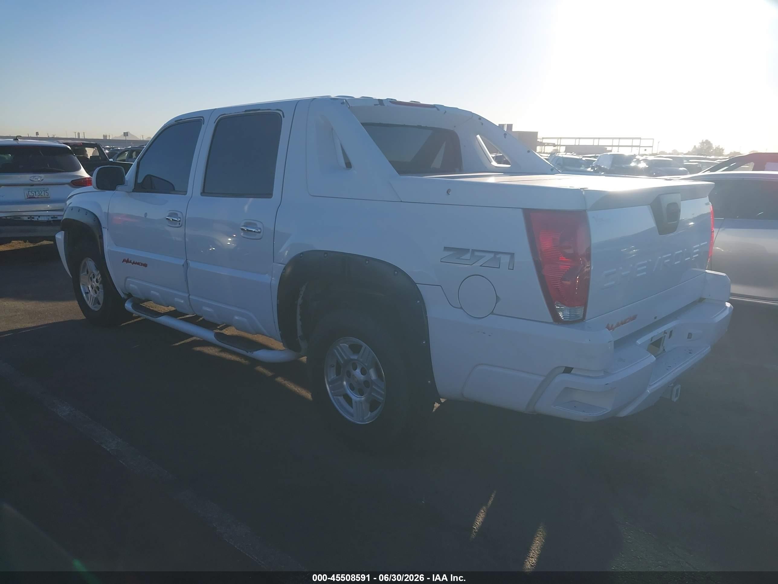 2003 Chevrolet Avalanche 1500   White vin: 3GNEK13T93G186981