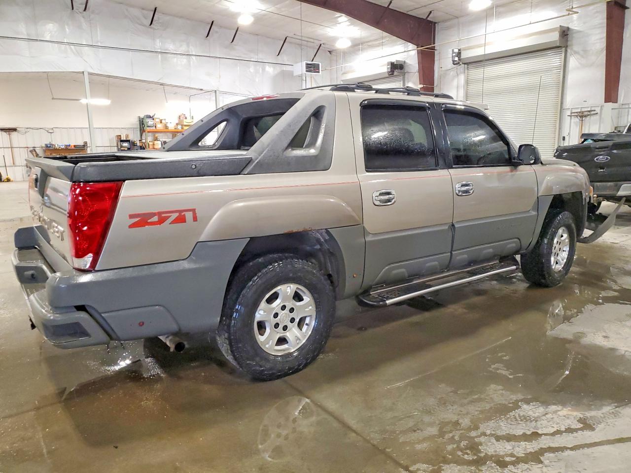 2002 Chevrolet Avalanche K1500 Tan vin: 3GNEK13TX2G163868