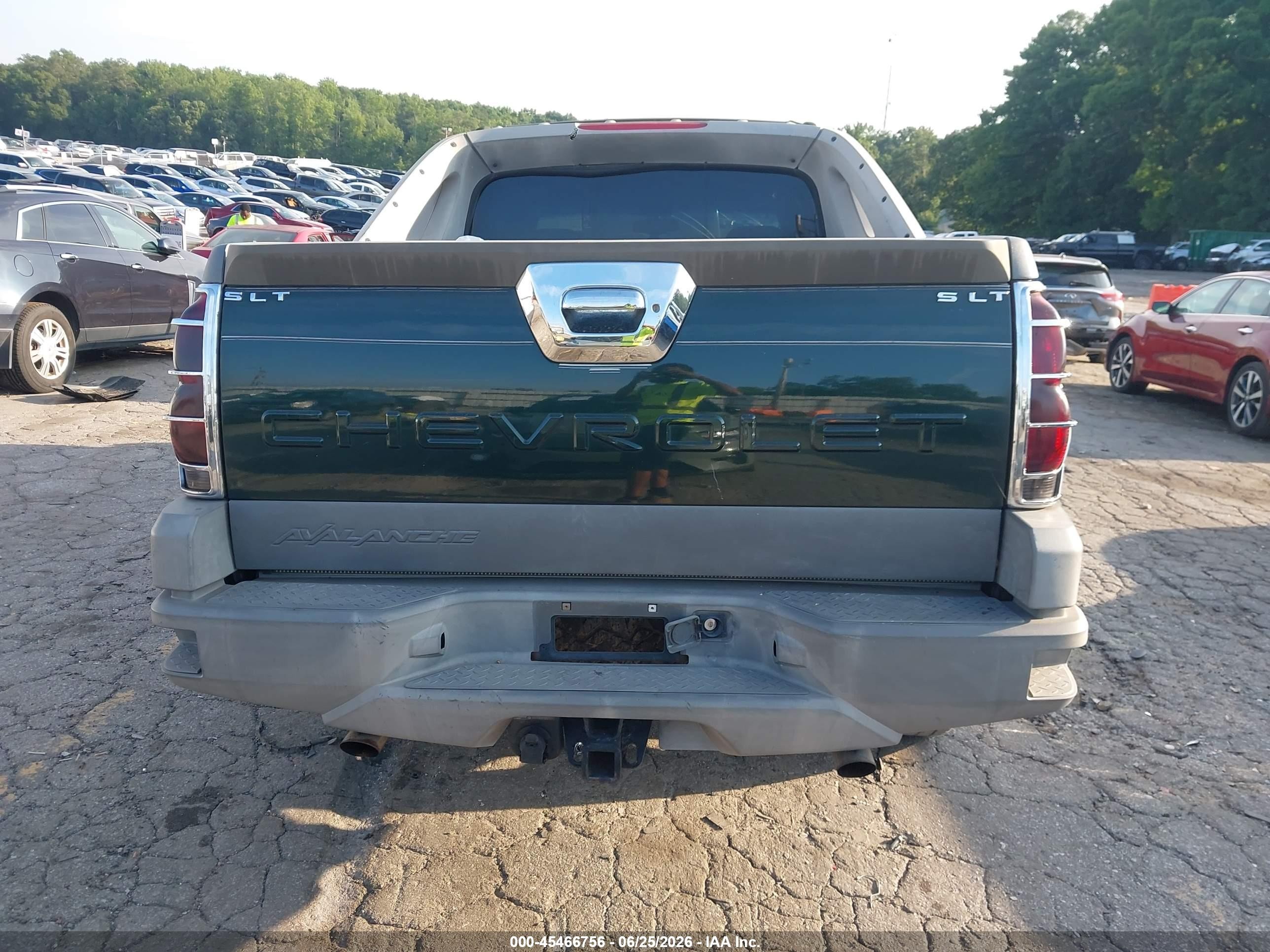2002 Chevrolet Avalanche 1500   Green vin: 3GNEK13TX2G356828