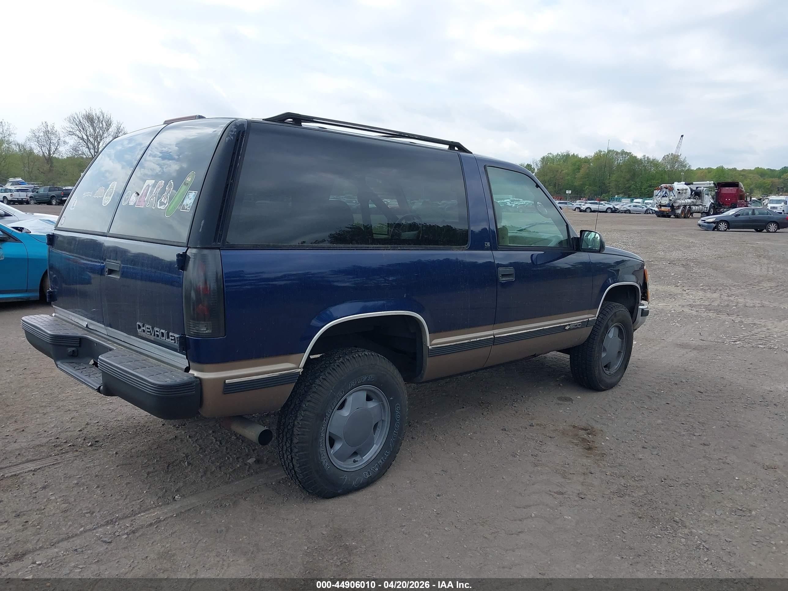 1995 Chevrolet Tahoe K1500 Dark Blue vin: 3GNEK18K8SG106942