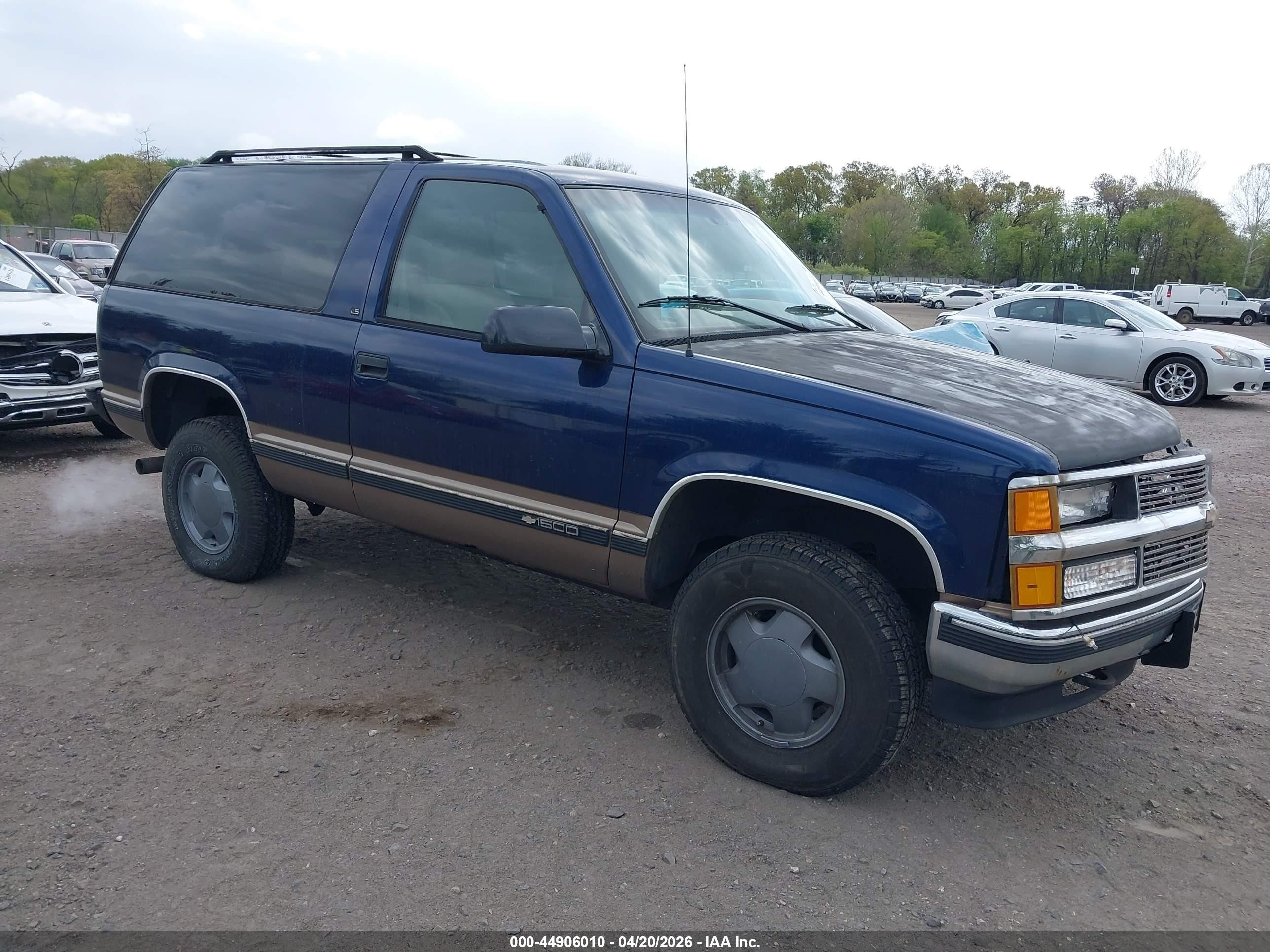 1995 Chevrolet Tahoe K1500 Dark Blue vin: 3GNEK18K8SG106942