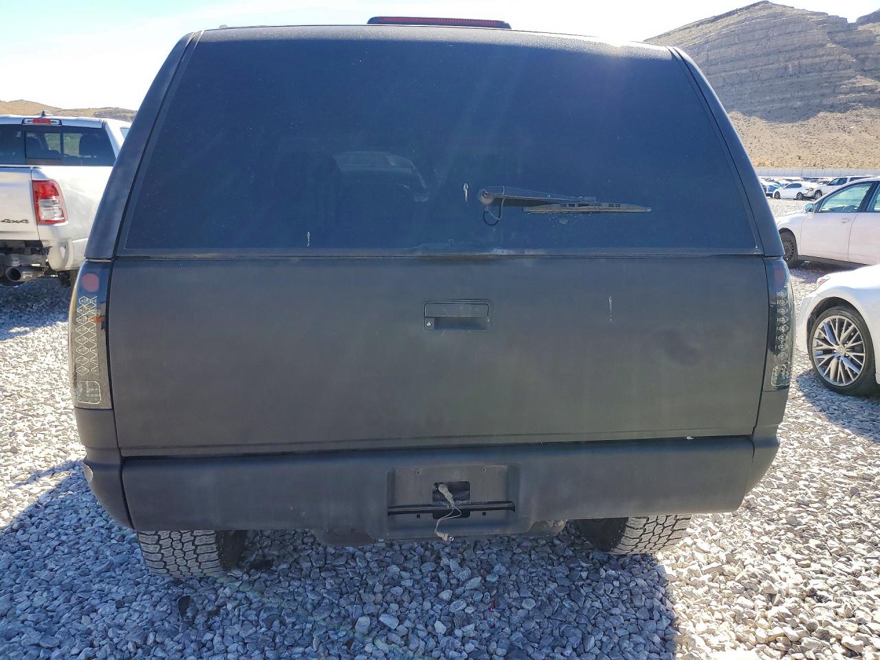 1995 Chevrolet Tahoe K1500 Charcoal vin: 3GNEK18K8SG112403