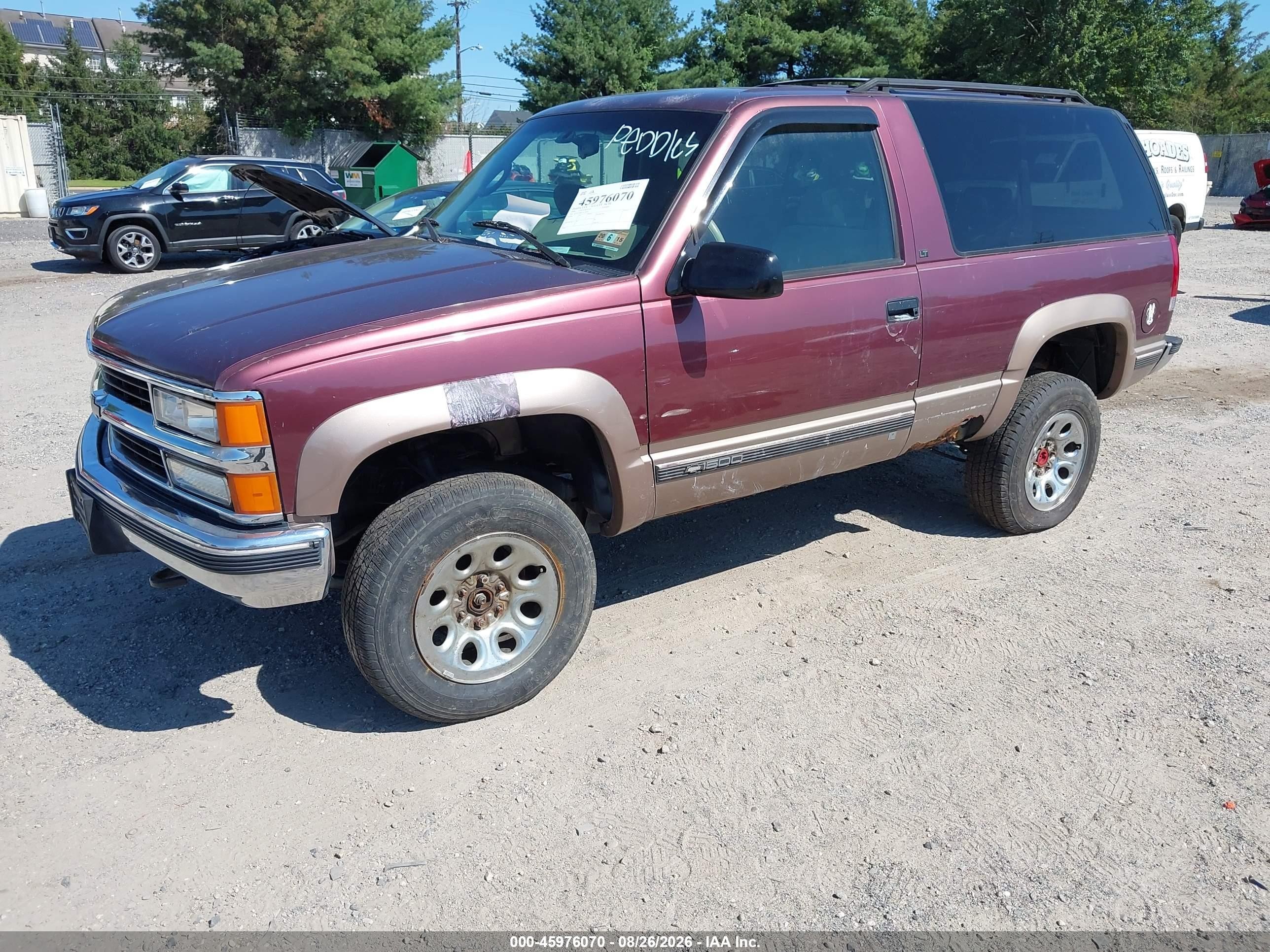 1996 Chevrolet Tahoe K1500 Burgundy vin: 3GNEK18R0TG138587