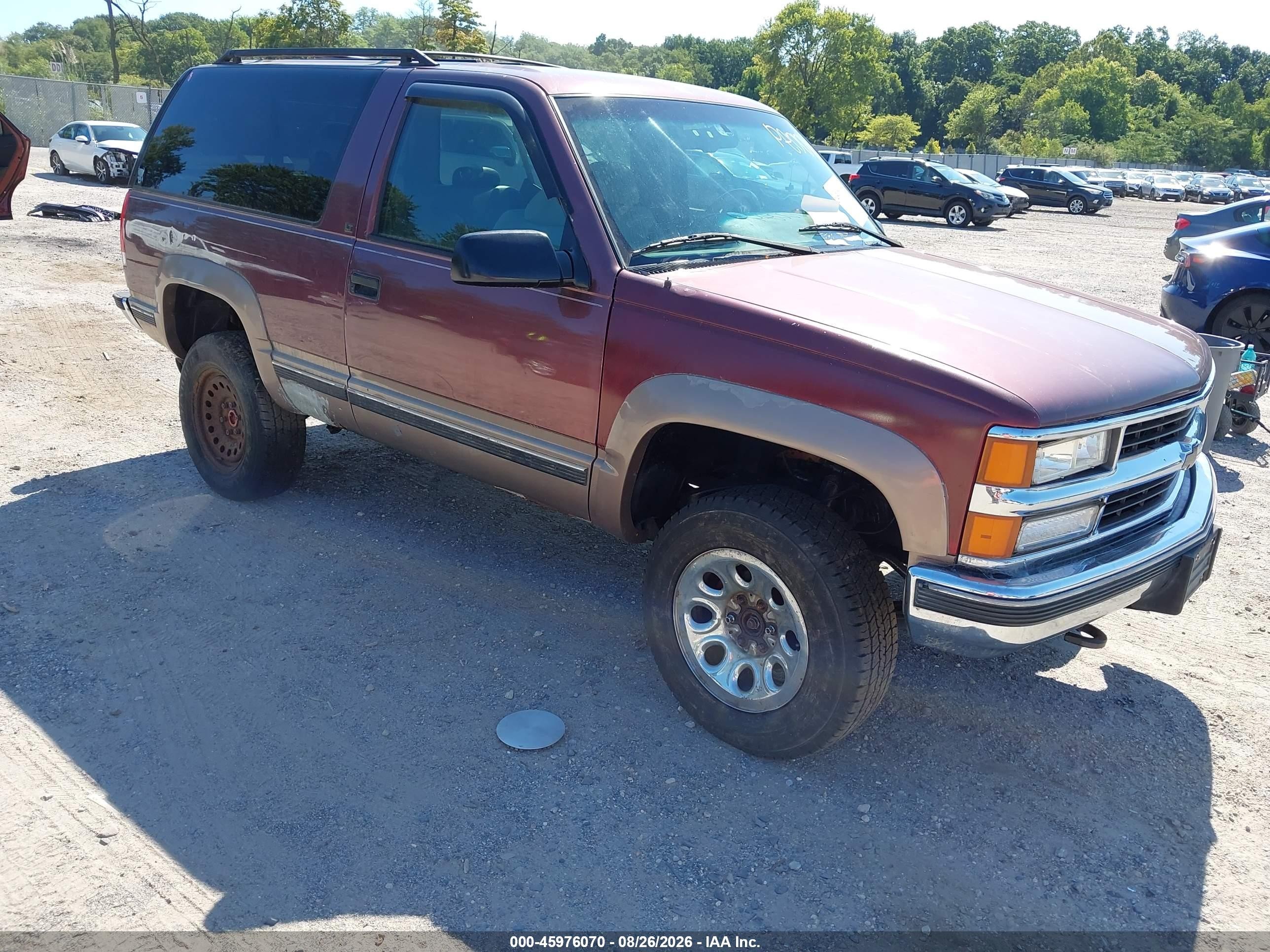 1996 Chevrolet Tahoe K1500 Burgundy vin: 3GNEK18R0TG138587