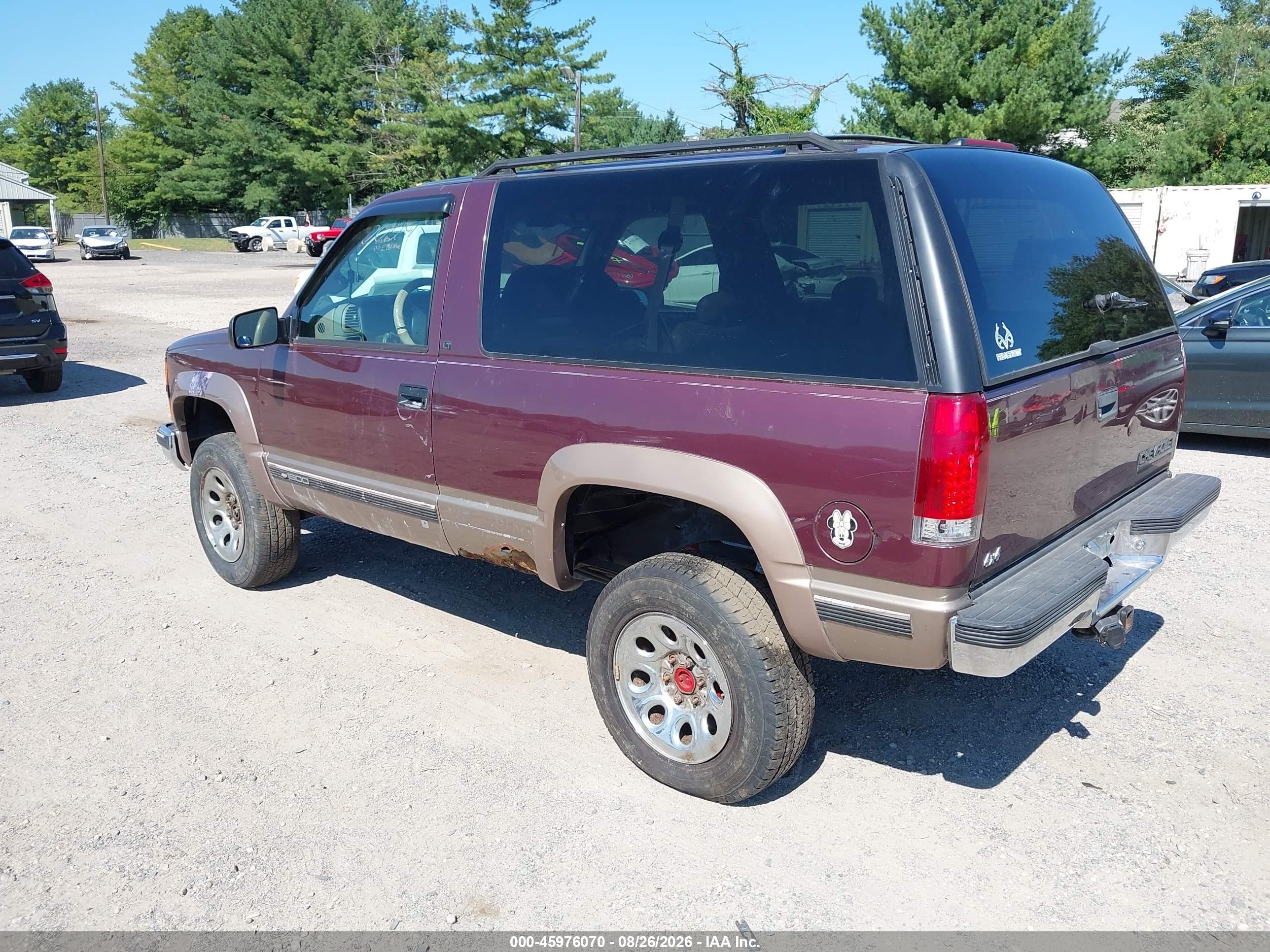 1996 Chevrolet Tahoe K1500 Burgundy vin: 3GNEK18R0TG138587