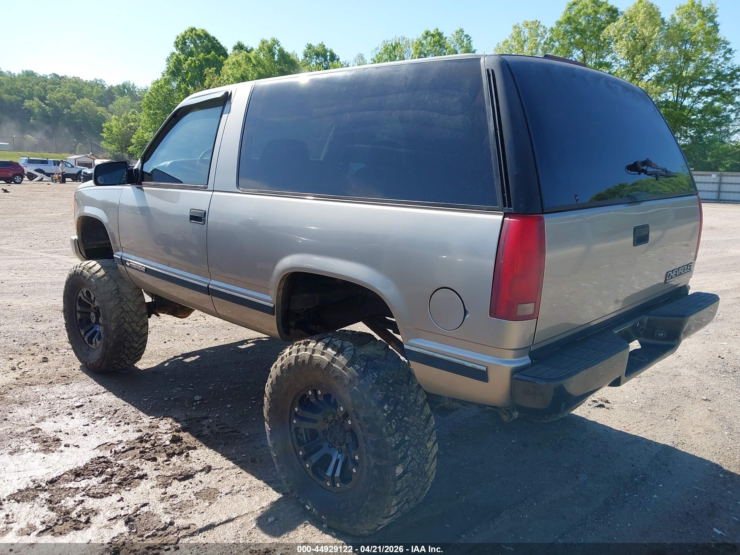 1996 Chevrolet Tahoe K1500 Gold vin: 3GNEK18R0TG163196