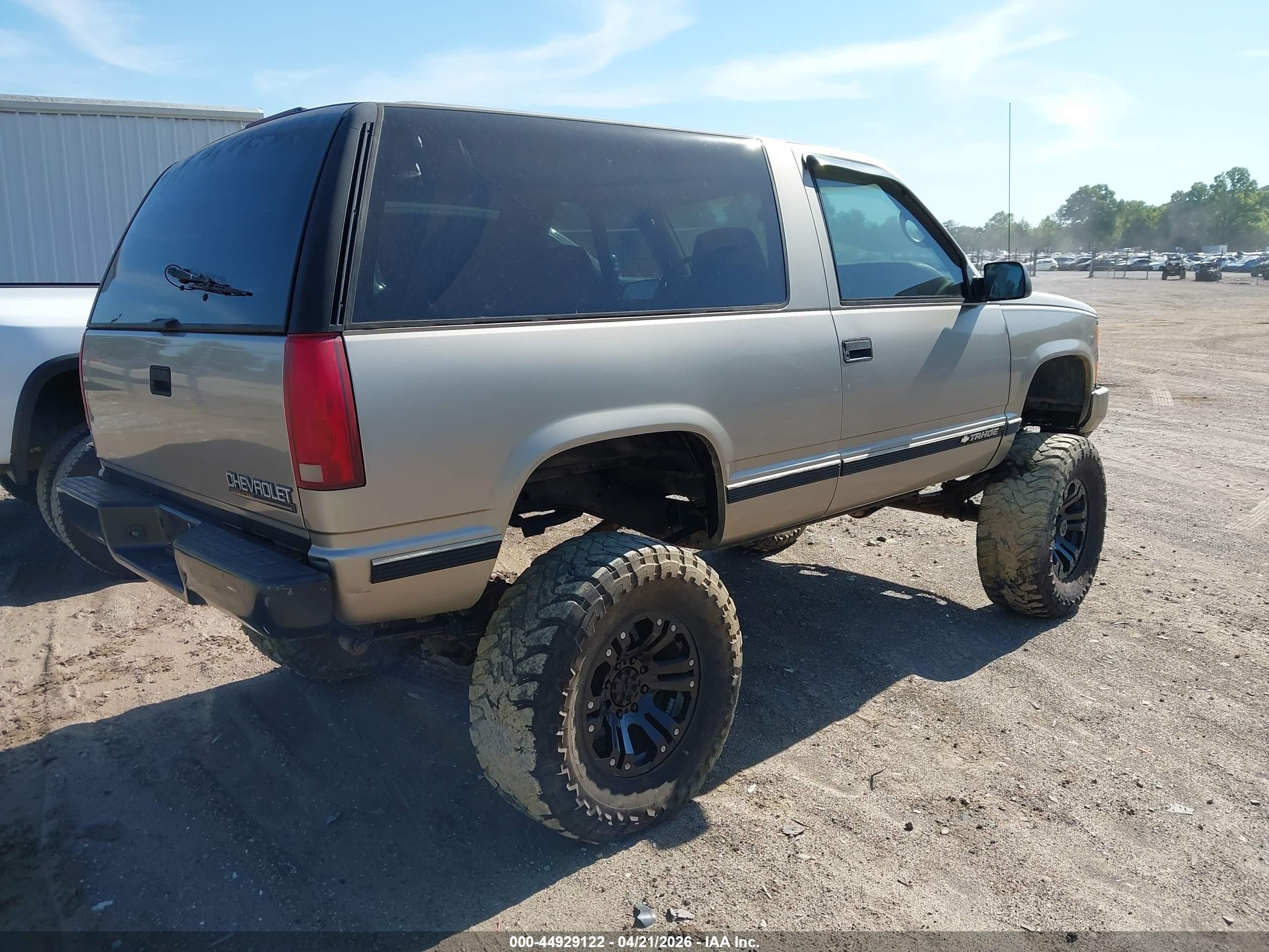 1996 Chevrolet Tahoe K1500 Gold vin: 3GNEK18R0TG163196