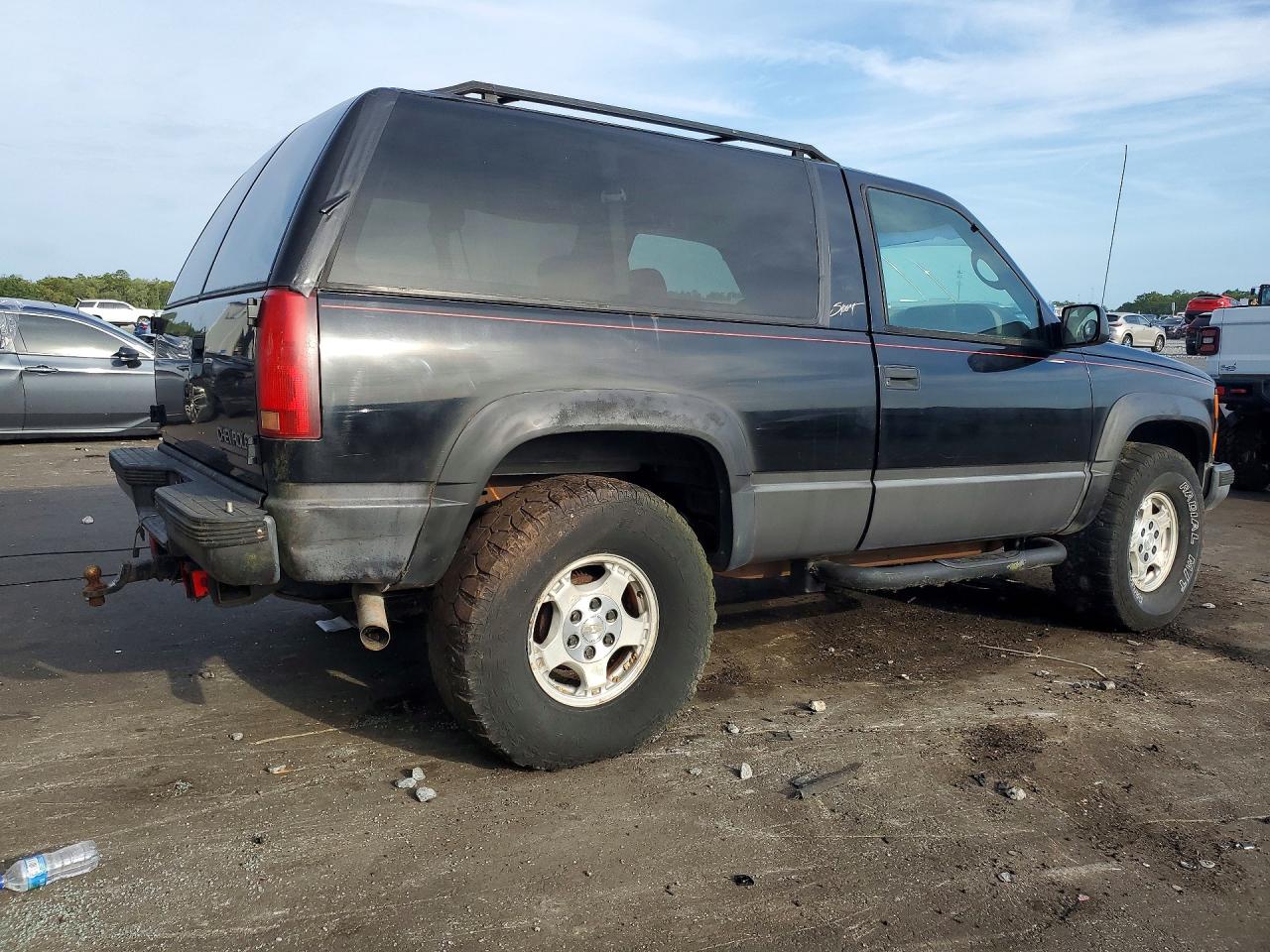 1998 Chevrolet Tahoe K1500 Black vin: 3GNEK18R0WG124791