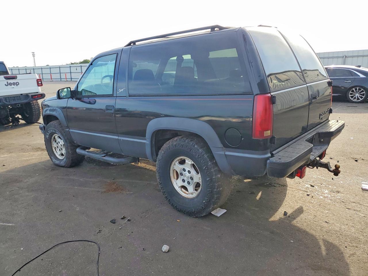 1998 Chevrolet Tahoe K1500 Black vin: 3GNEK18R0WG124791