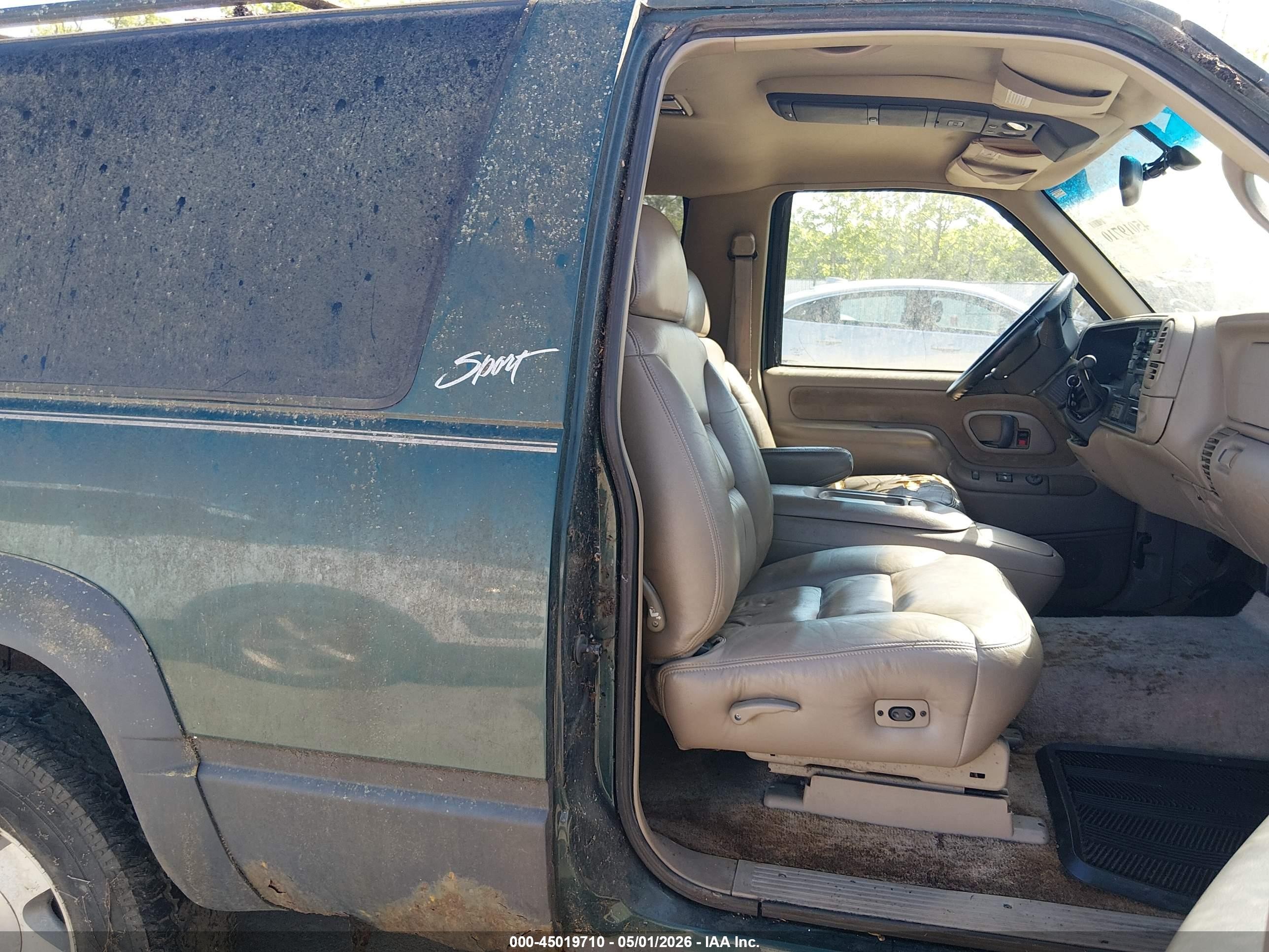 1999 Chevrolet Tahoe   Green vin: 3GNEK18R0XG104218