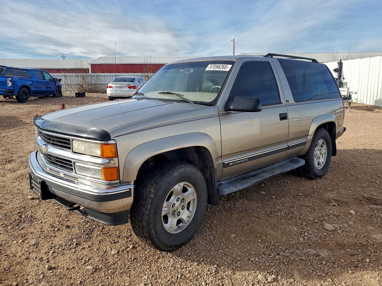 1999 Chevrolet Tahoe K1500 Желто-коричневый vin: 3GNEK18R1XG215005