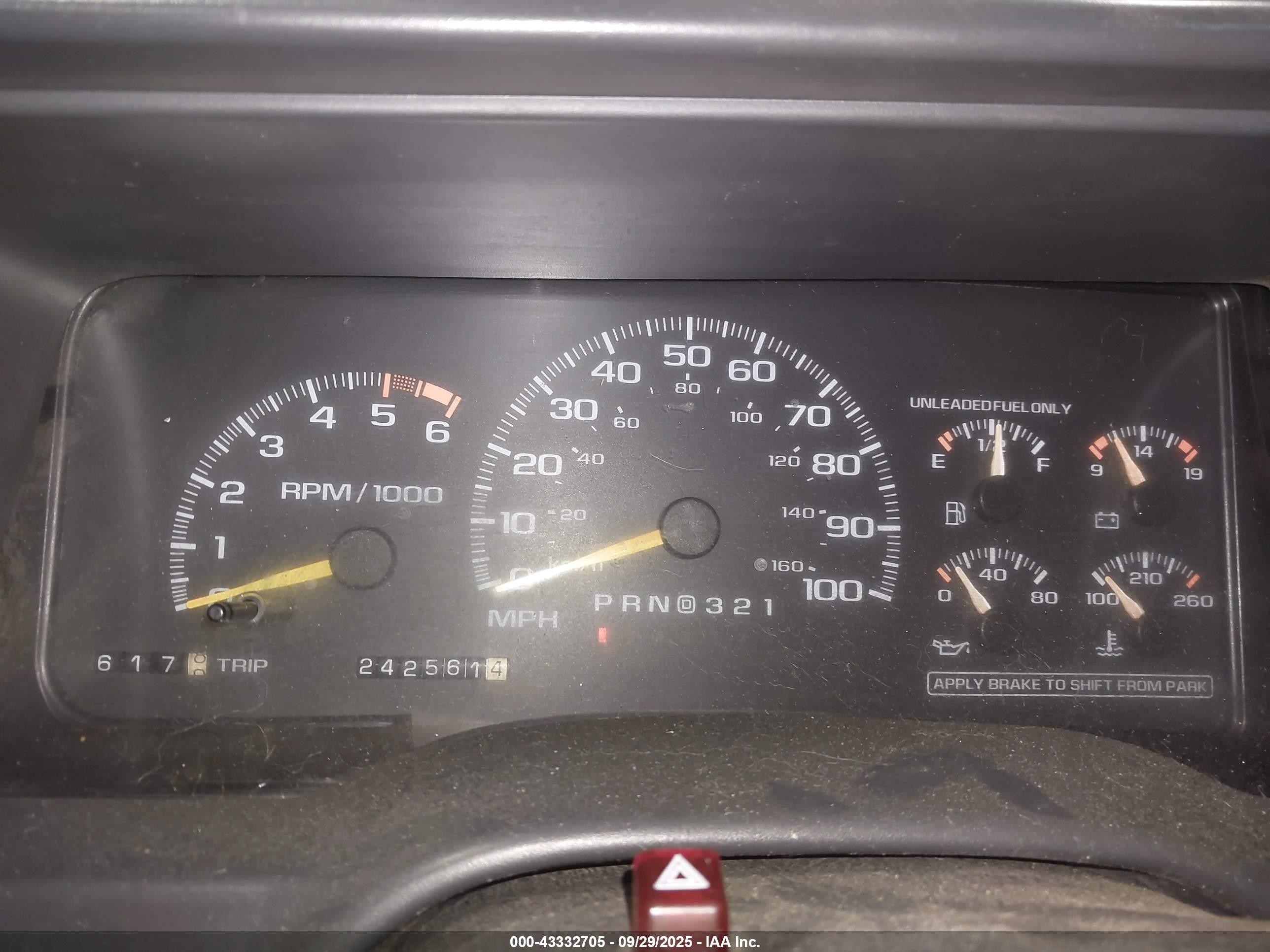 1996 Chevrolet Tahoe K1500 Maroon vin: 3GNEK18R2TG148988