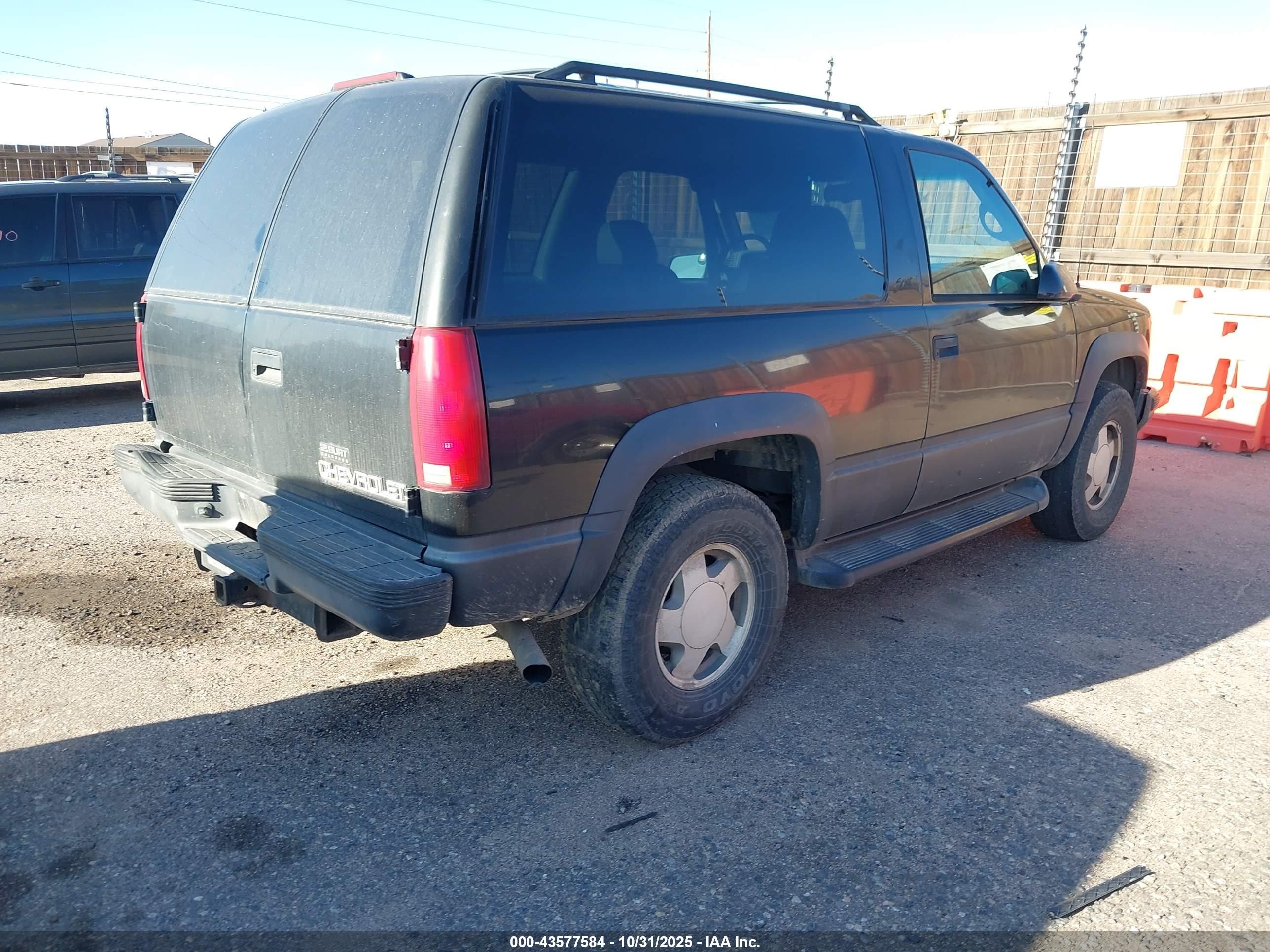 1996 Chevrolet Tahoe K1500 Black vin: 3GNEK18R2TG165550