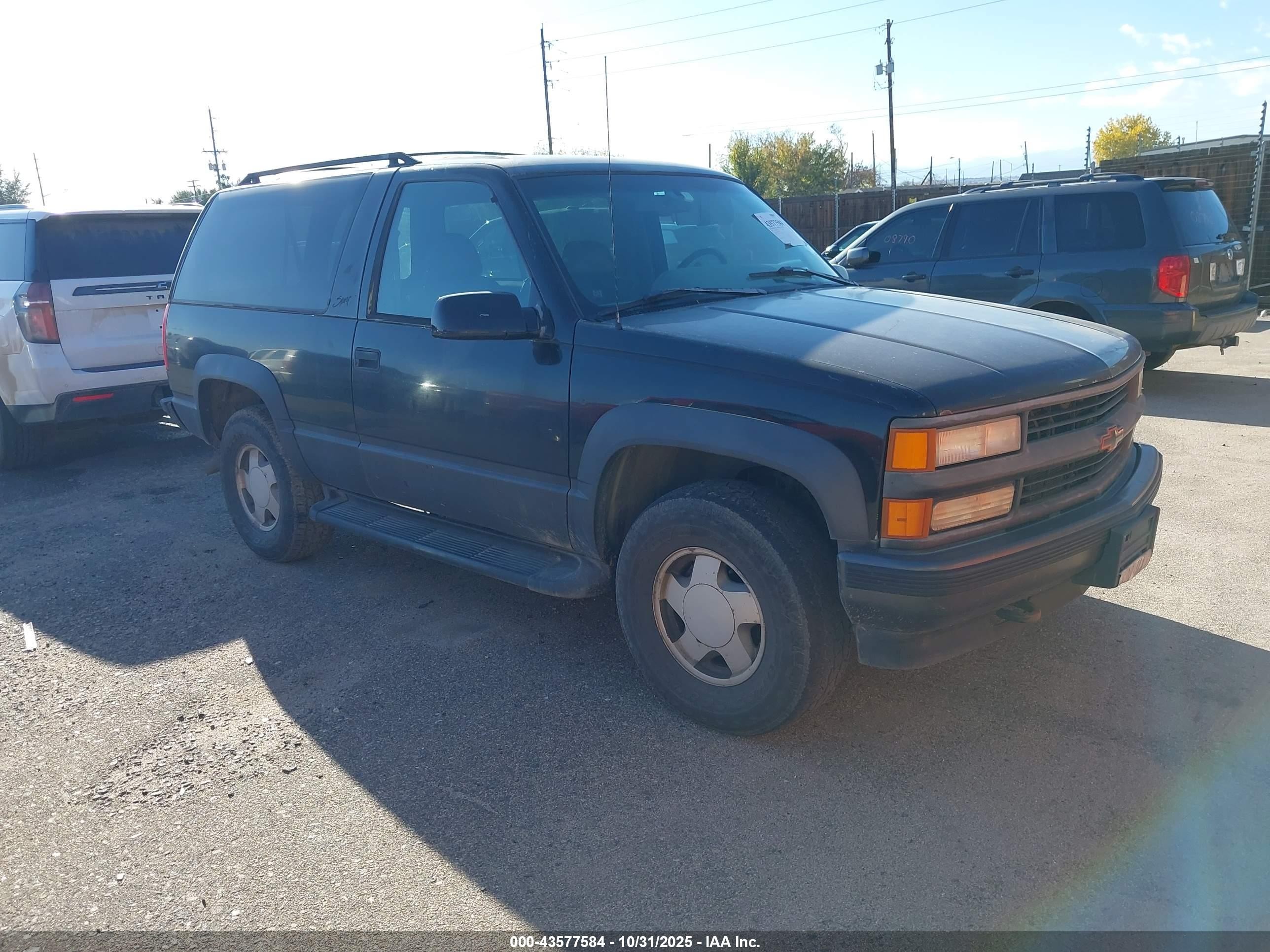 1996 Chevrolet Tahoe K1500 Black vin: 3GNEK18R2TG165550