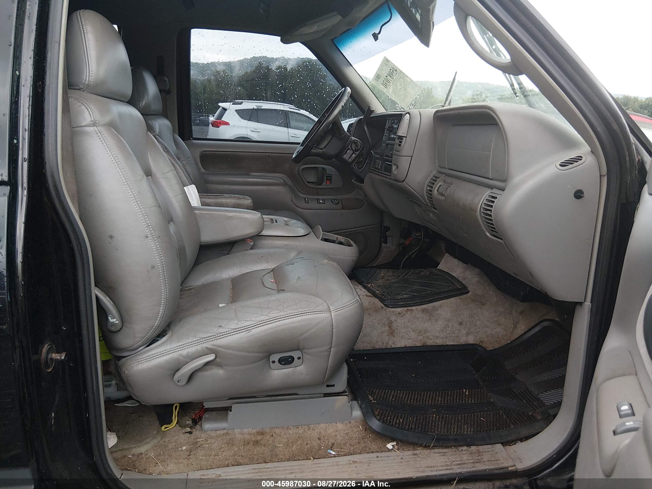 1998 Chevrolet Tahoe   Black vin: 3GNEK18R3WG127281