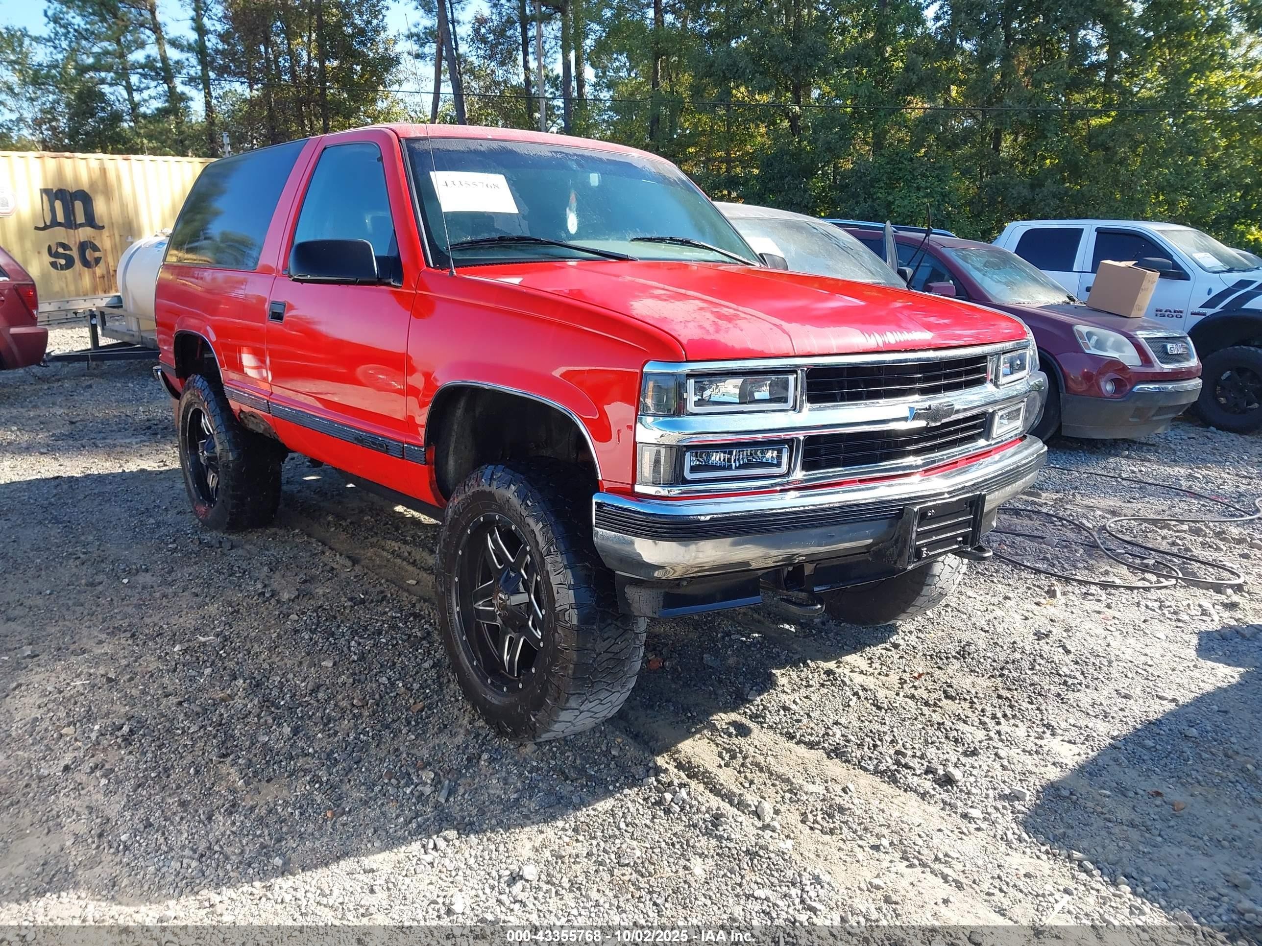 1996 Chevrolet Tahoe K1500 Red vin: 3GNEK18R4TG131125