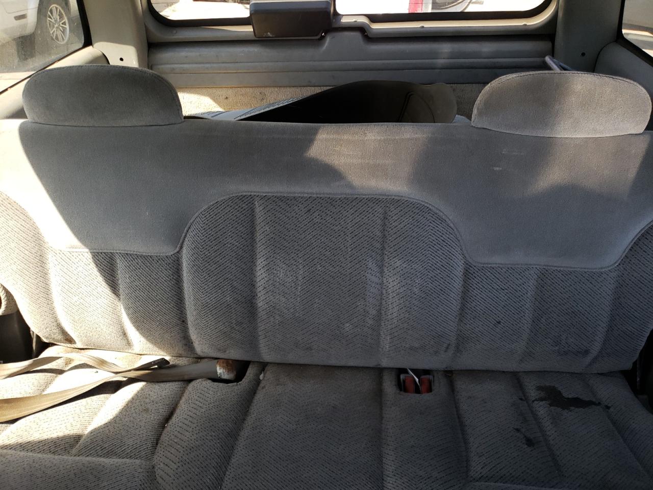 1998 Chevrolet Tahoe K1500 Blue vin: 3GNEK18R4WG101899