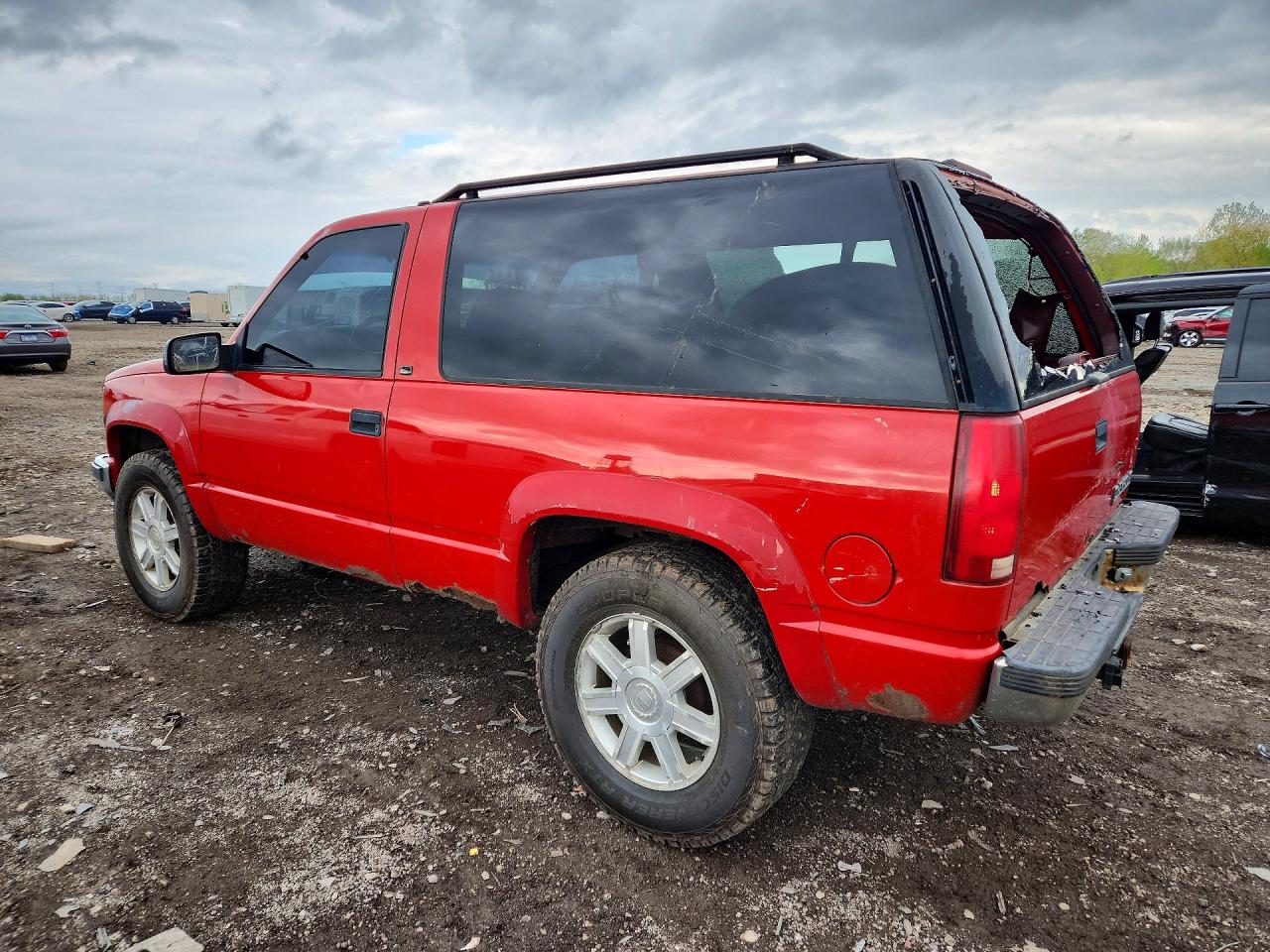 1998 Chevrolet Tahoe K1500 Red vin: 3GNEK18R4WG108786