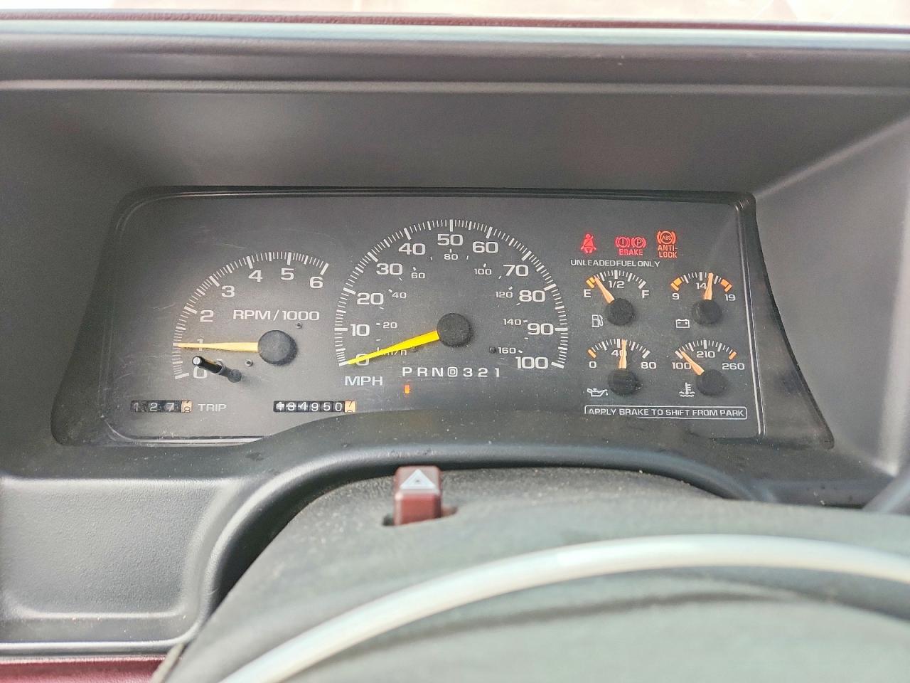 1998 Chevrolet Tahoe K1500 Red vin: 3GNEK18R4WG108786