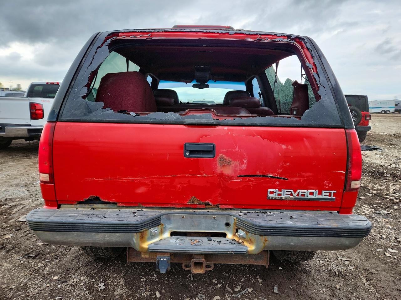 1998 Chevrolet Tahoe K1500 Red vin: 3GNEK18R4WG108786
