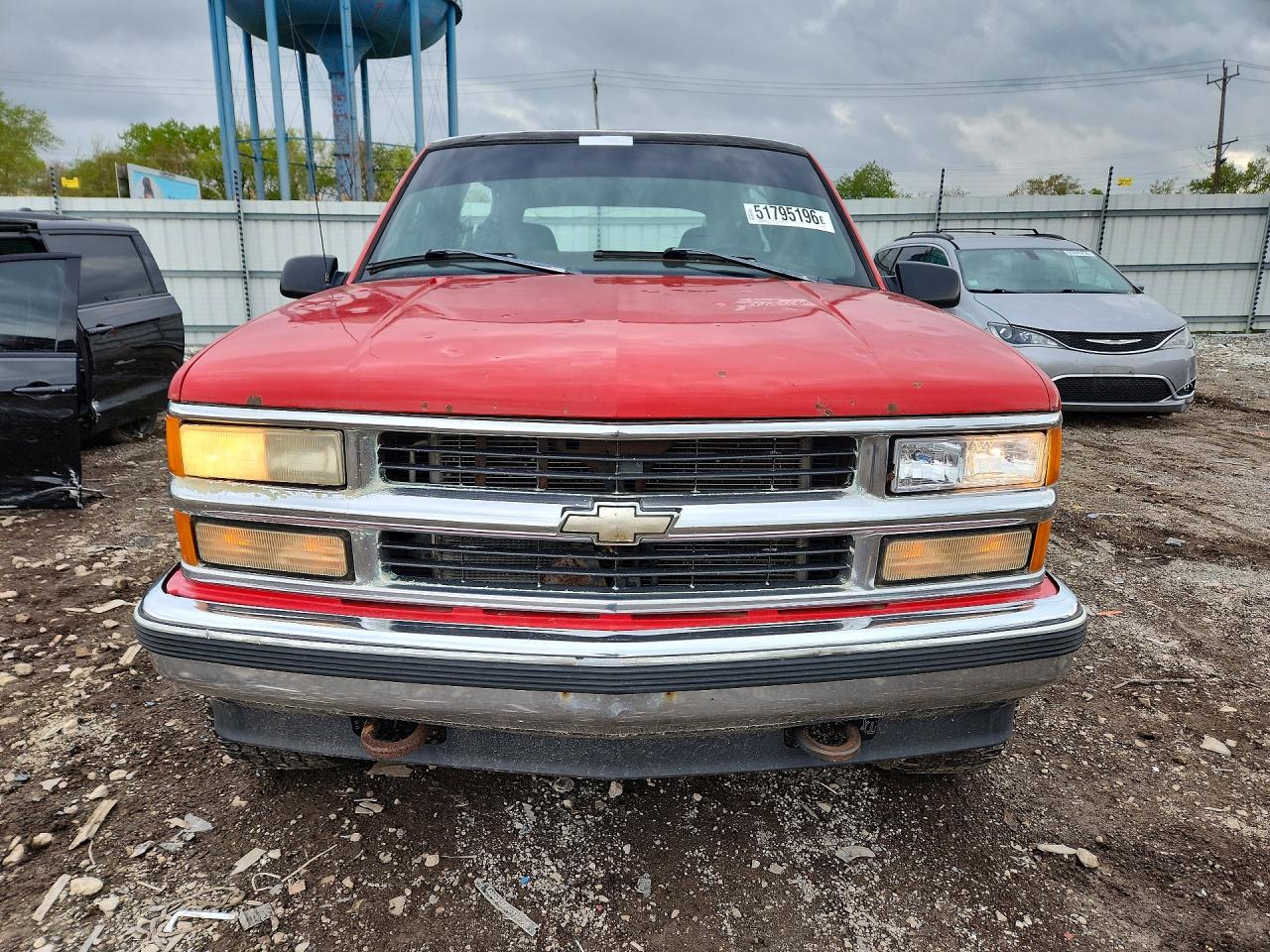1998 Chevrolet Tahoe K1500 Red vin: 3GNEK18R4WG108786