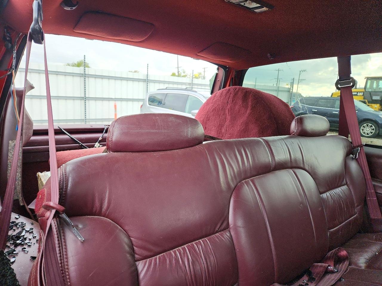 1998 Chevrolet Tahoe K1500 Red vin: 3GNEK18R4WG108786