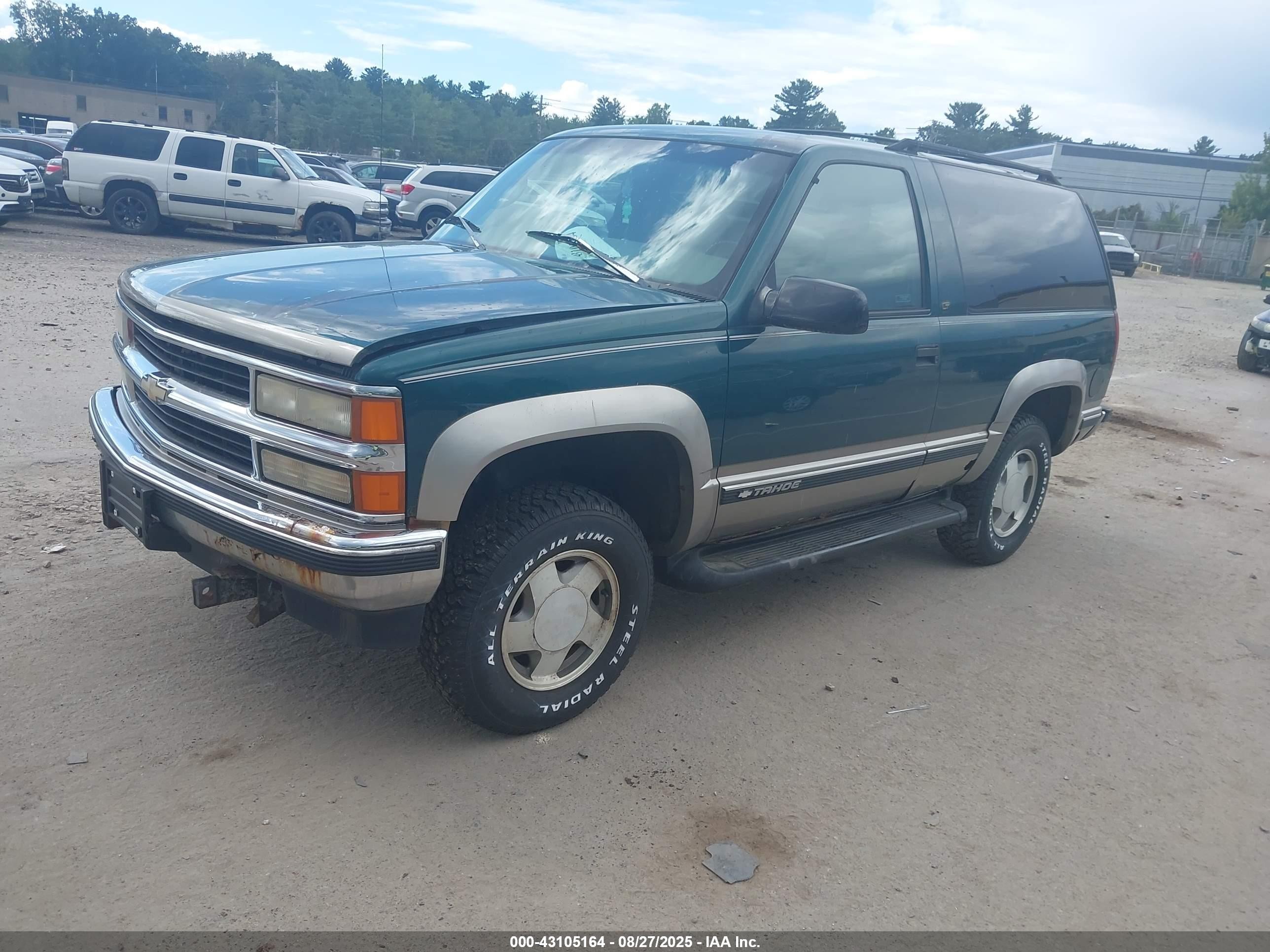 1998 Chevrolet Tahoe   Green vin: 3GNEK18R4WG124972