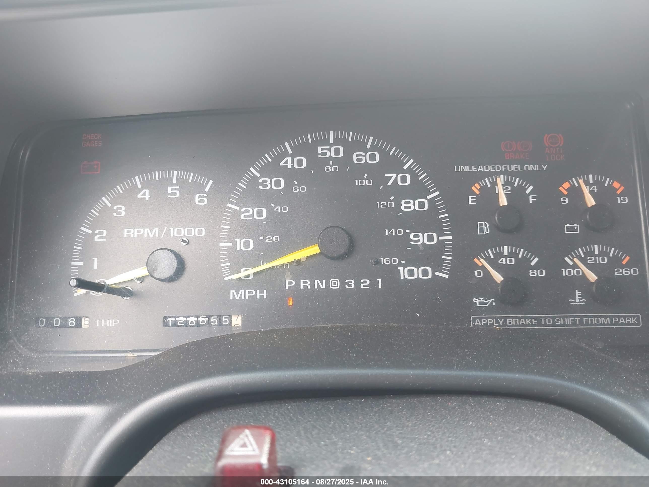 1998 Chevrolet Tahoe   Green vin: 3GNEK18R4WG124972