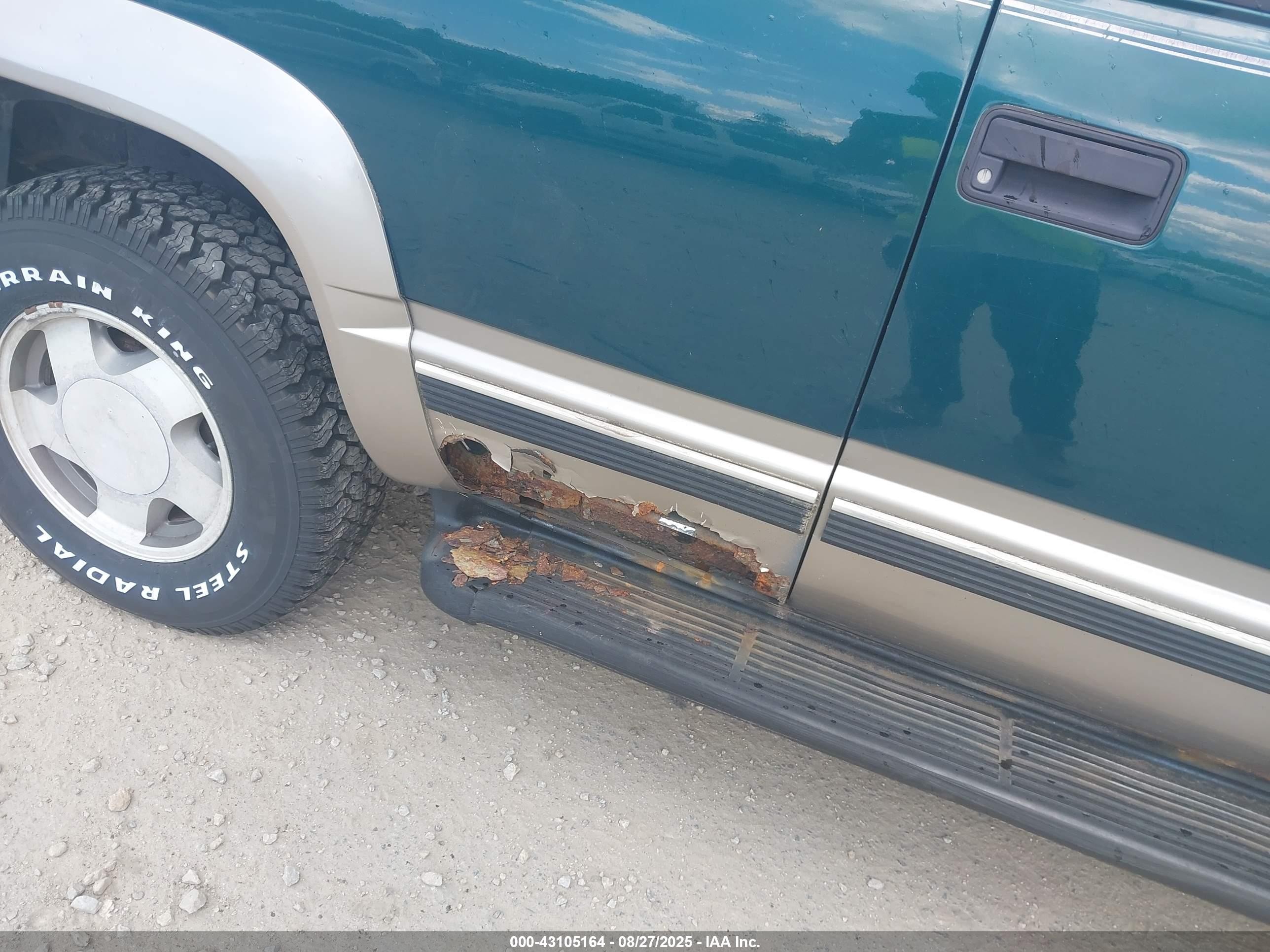 1998 Chevrolet Tahoe   Green vin: 3GNEK18R4WG124972