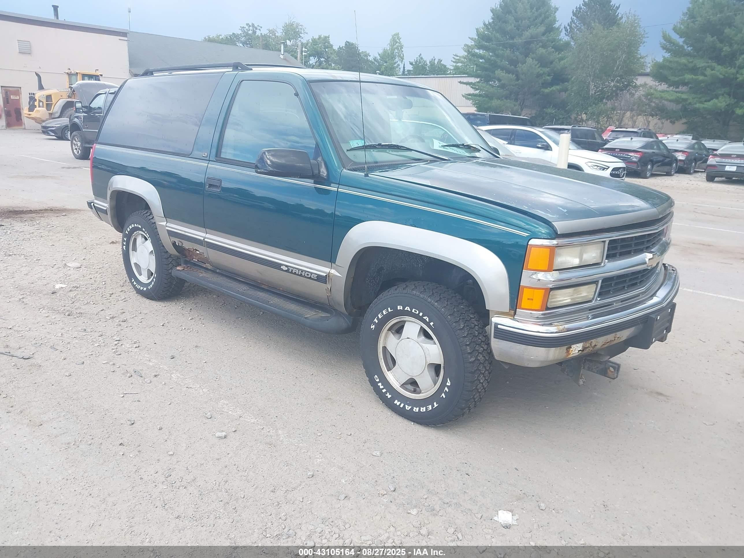 1998 Chevrolet Tahoe   Green vin: 3GNEK18R4WG124972