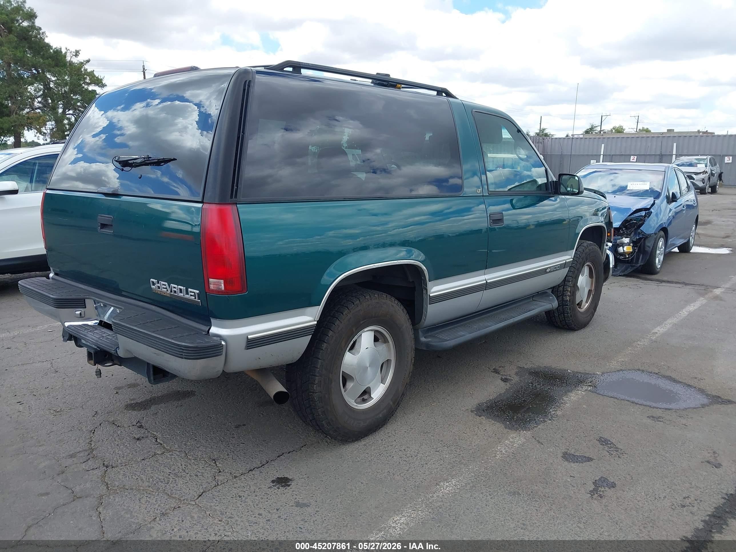 1997 Chevrolet Tahoe   Зеленый vin: 3GNEK18R5VG132044