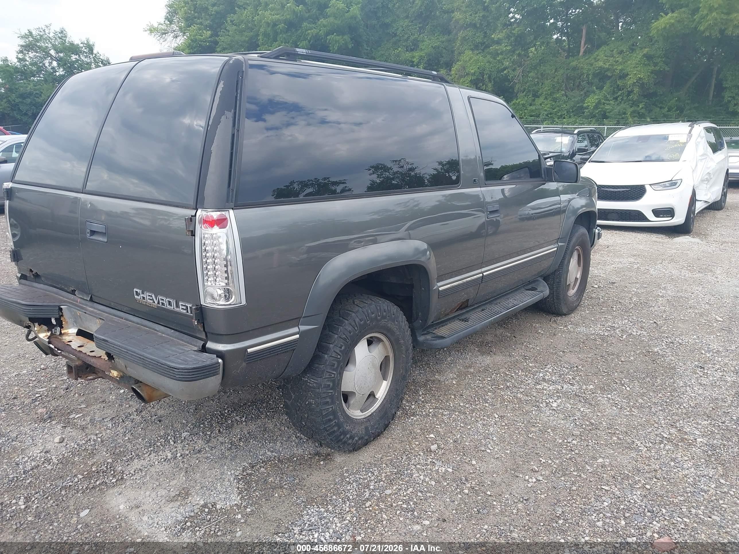 1999 Chevrolet Tahoe   Gray vin: 3GNEK18R5XG150692