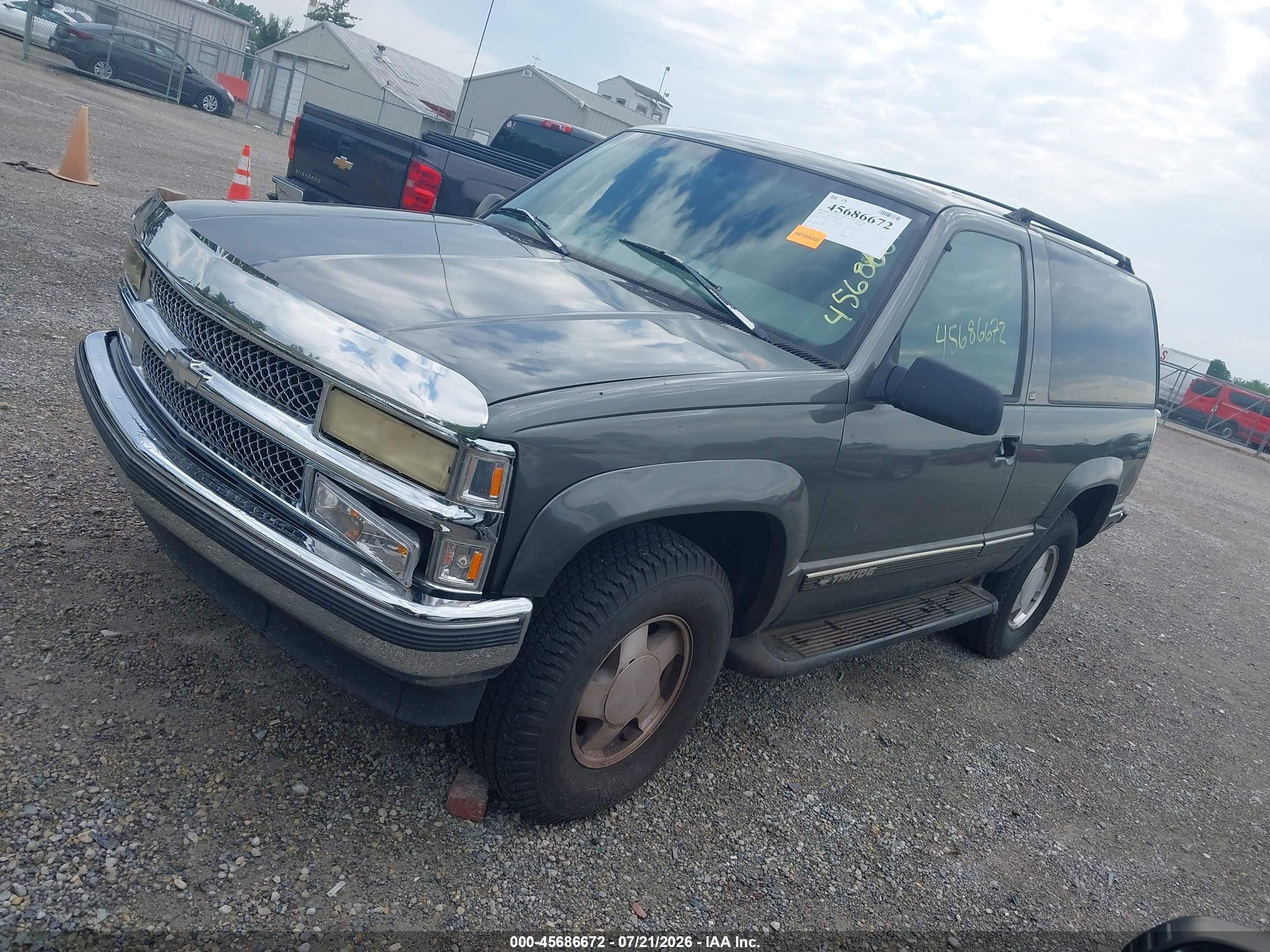 1999 Chevrolet Tahoe   Gray vin: 3GNEK18R5XG150692