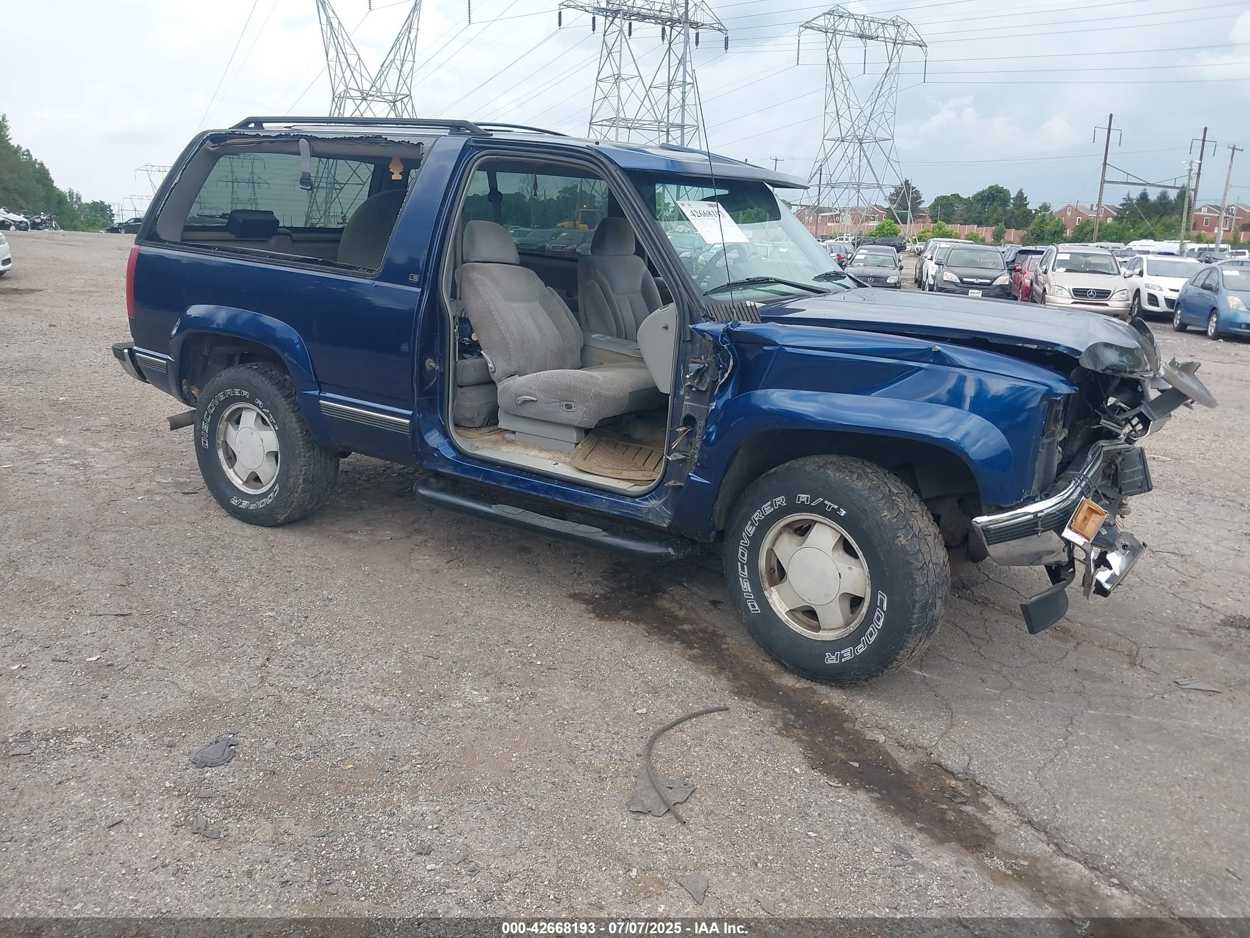 1996 Chevrolet Tahoe K1500 Blue vin: 3GNEK18R6TG152252
