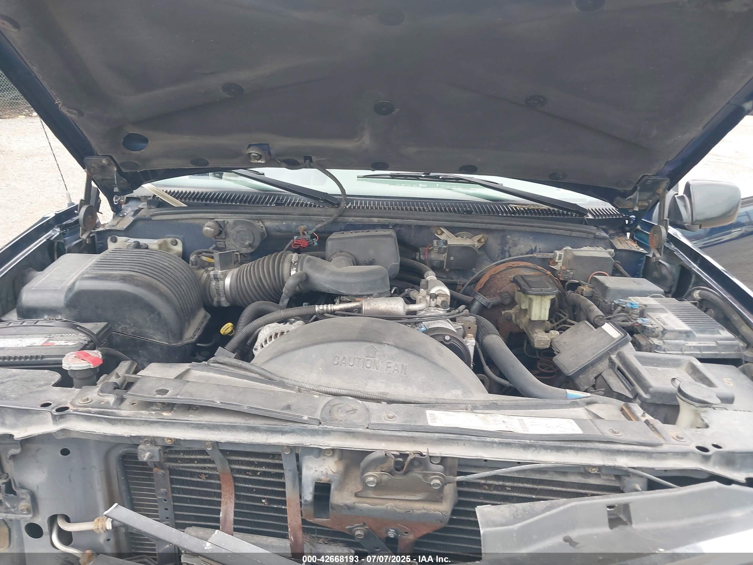 1996 Chevrolet Tahoe K1500 Blue vin: 3GNEK18R6TG152252