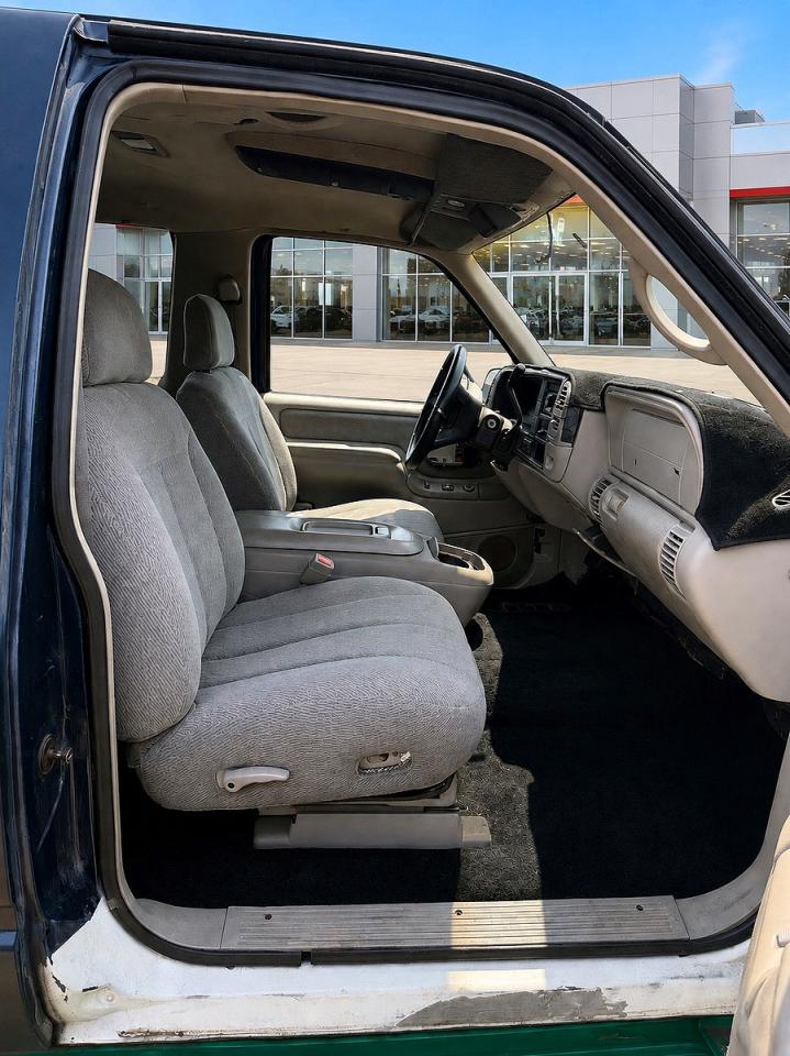 1998 Chevrolet Tahoe K1500 Black vin: 3GNEK18R6WG123354