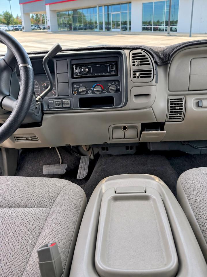 1998 Chevrolet Tahoe K1500 Black vin: 3GNEK18R6WG123354